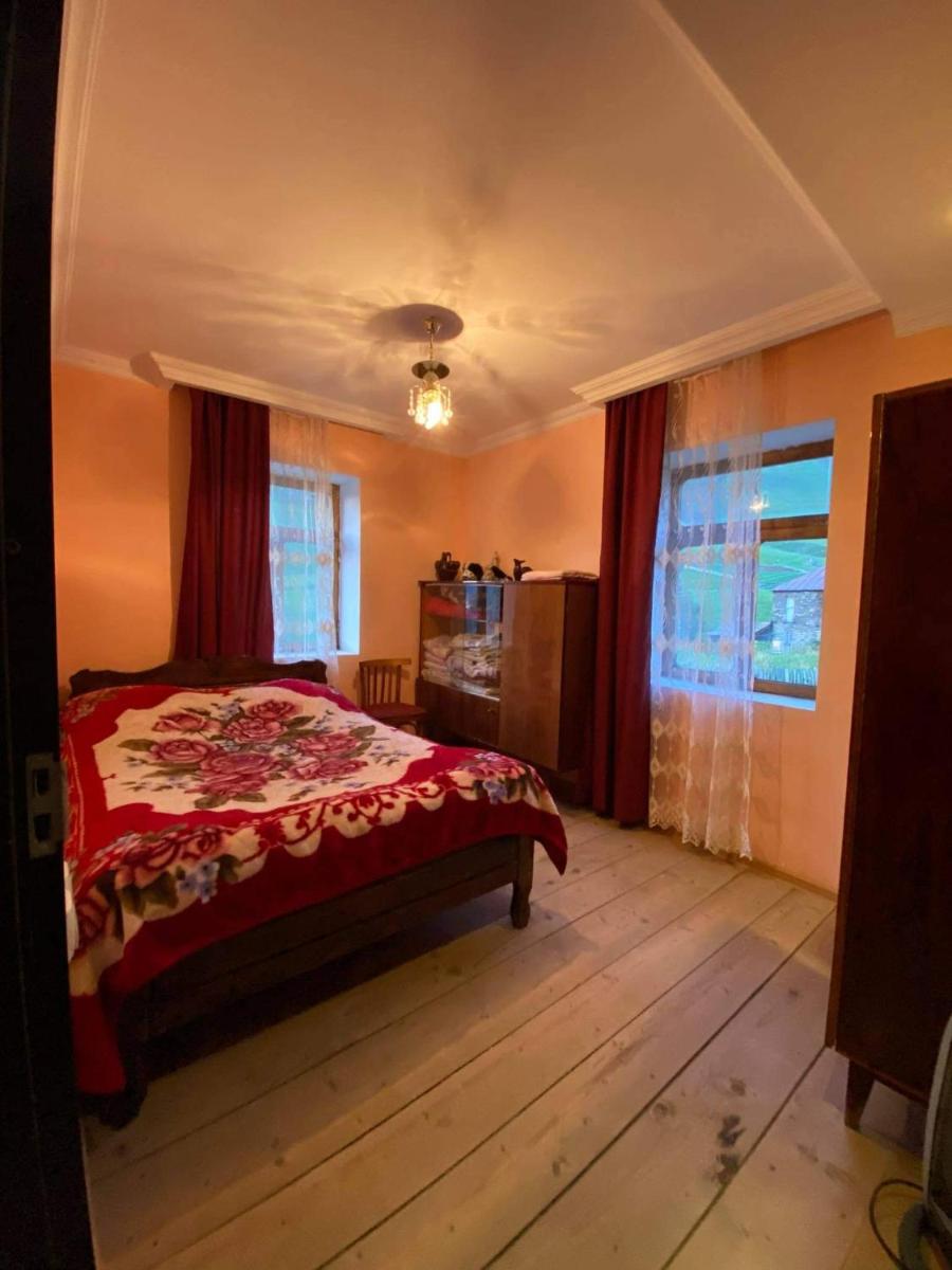 Double Room with Shared Bathroom photo 1