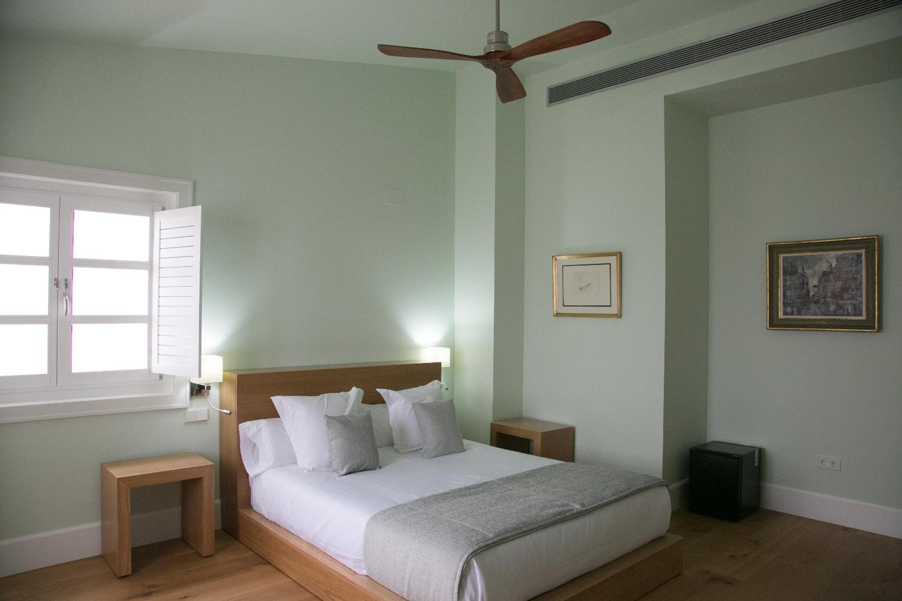 Deluxe Suite - Photo 10