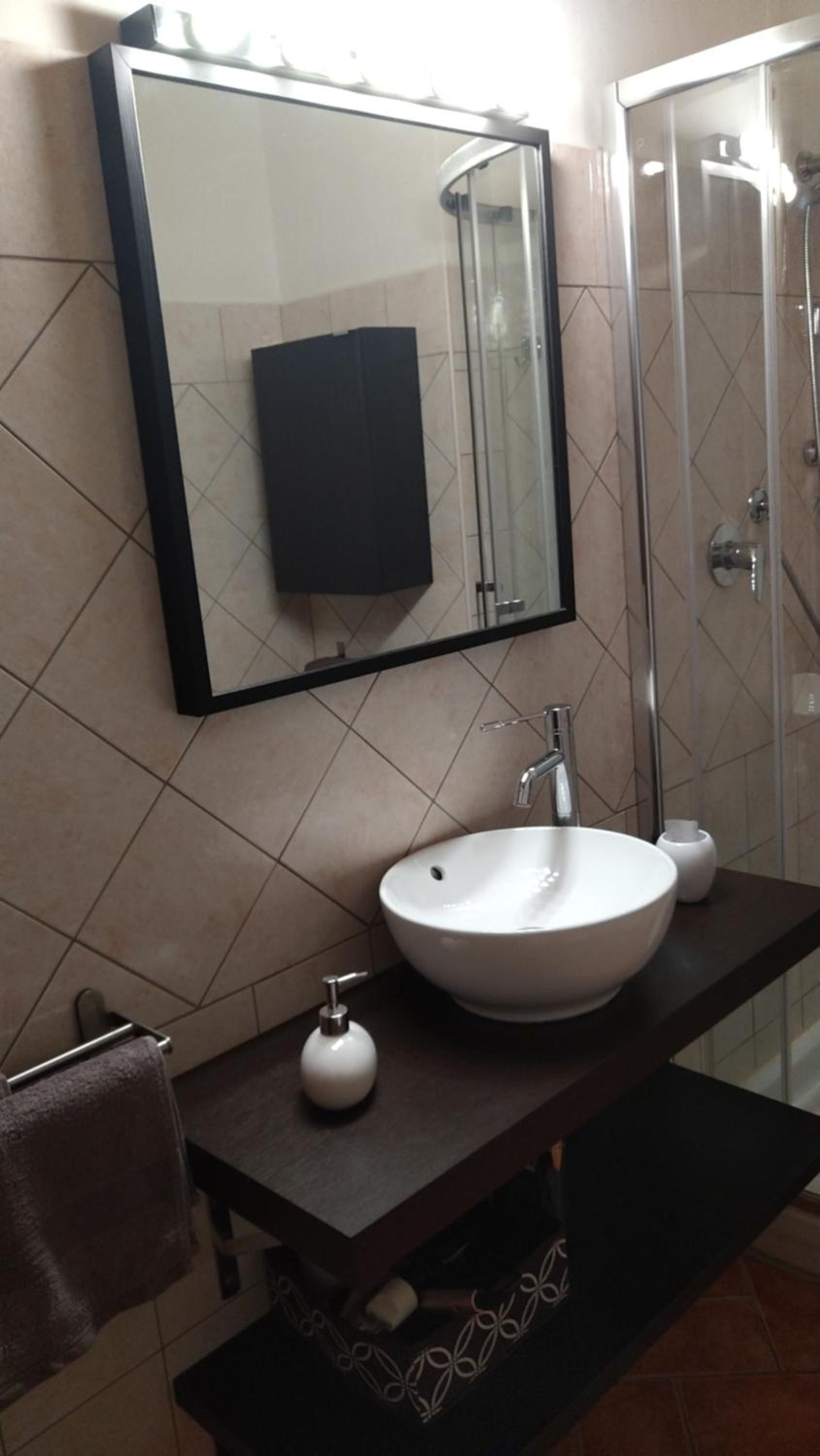 One-Bedroom Apartment - Photo 7
