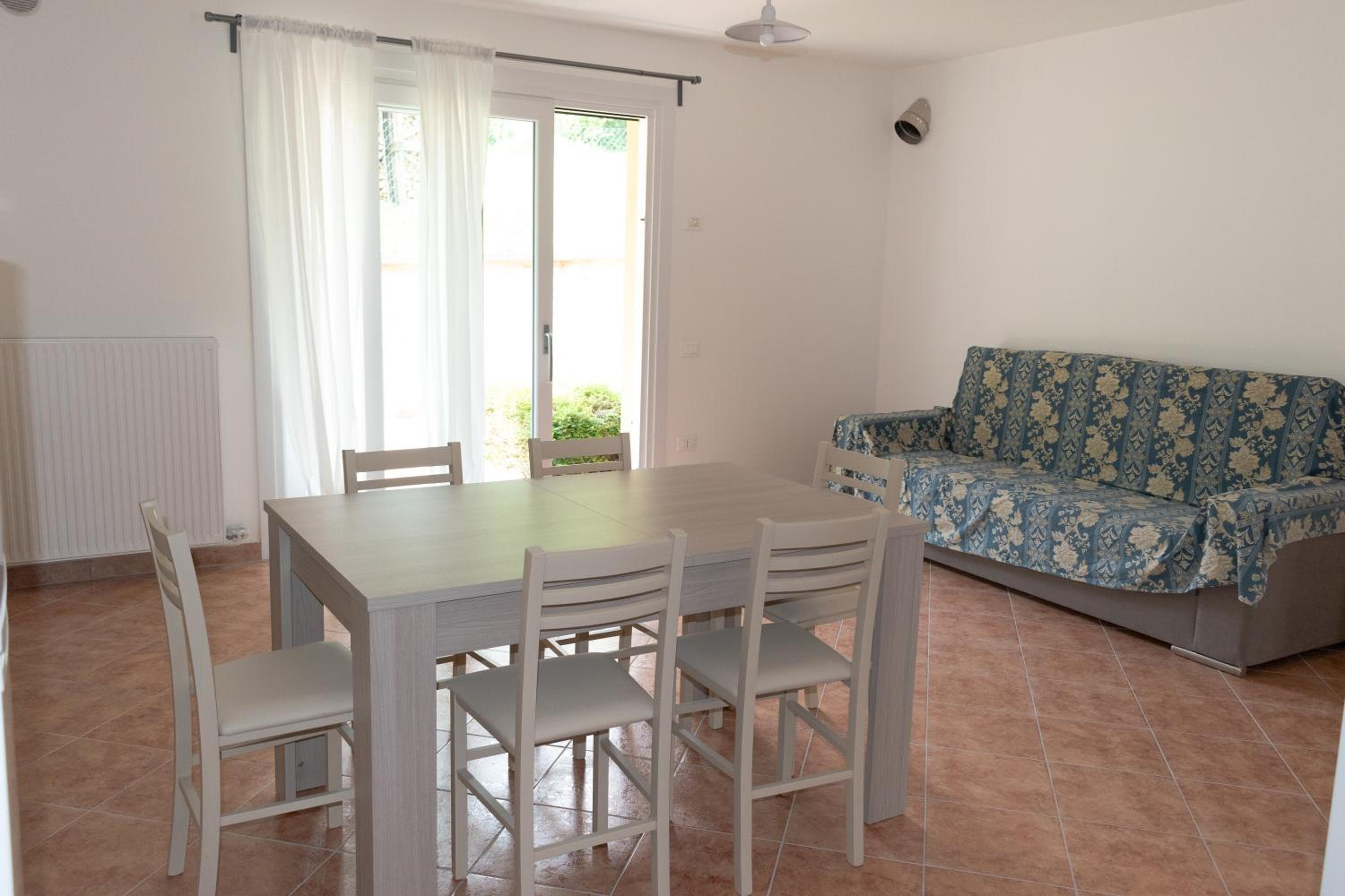 Apartment - Ground Floor - Photo 2