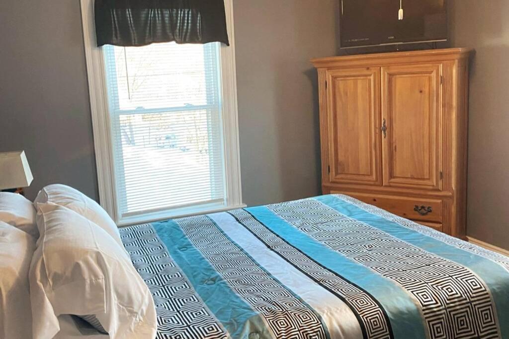 Three-Bedroom House photo 1