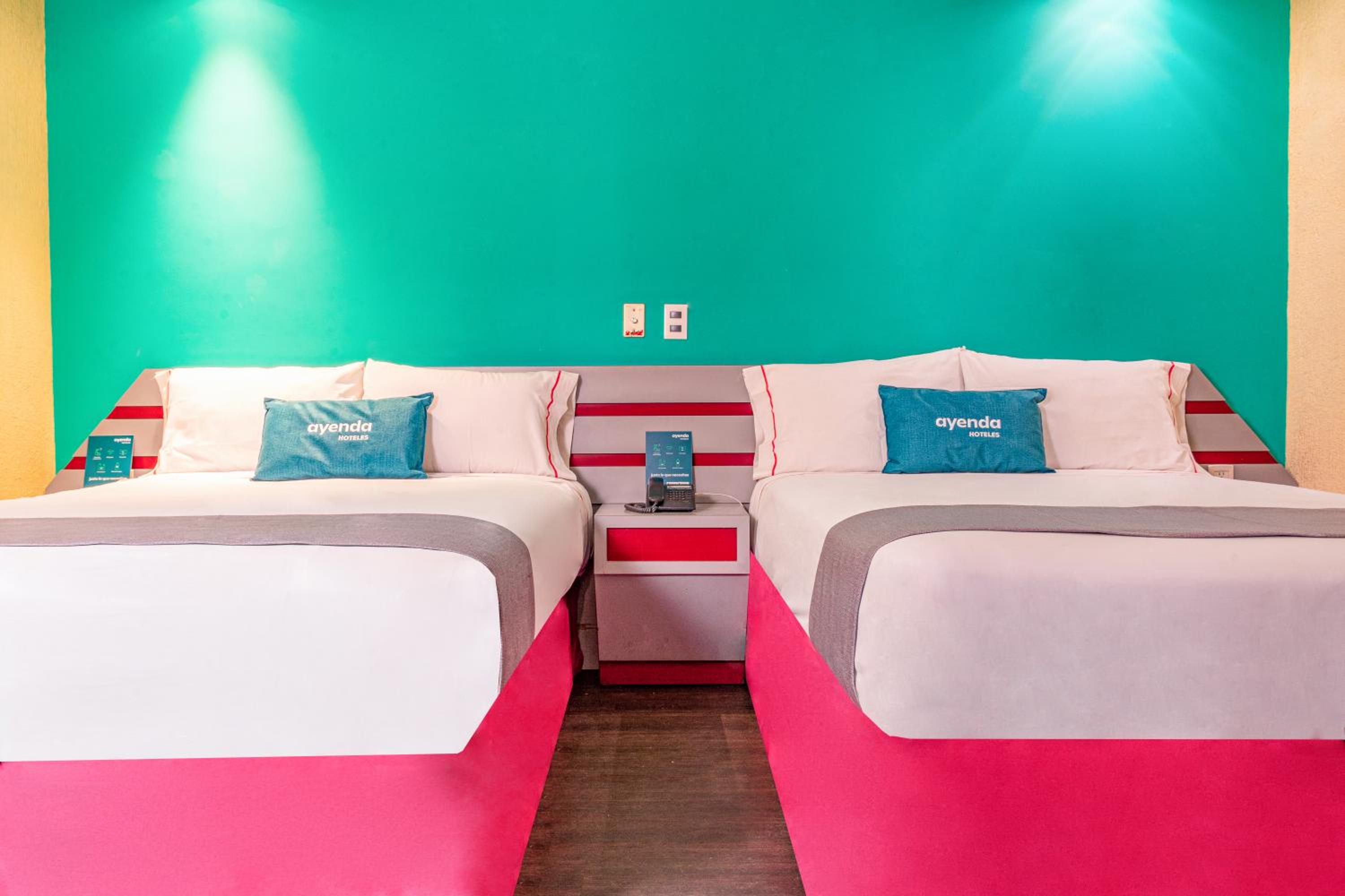 Standard Queen Room with Two Queen Beds photo 2
