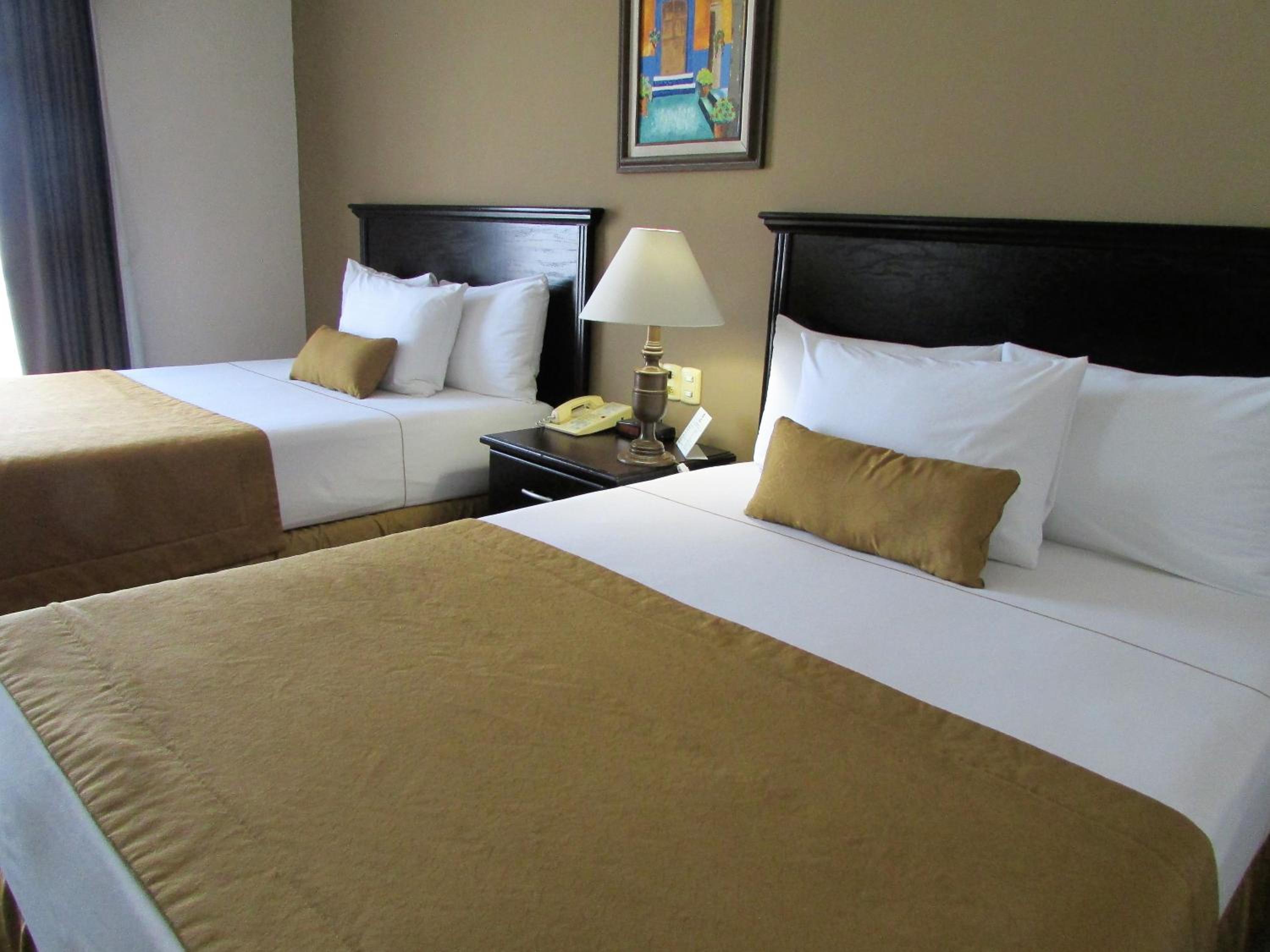 Double Room with Two Double Beds - Non-Smoking - Photo 6