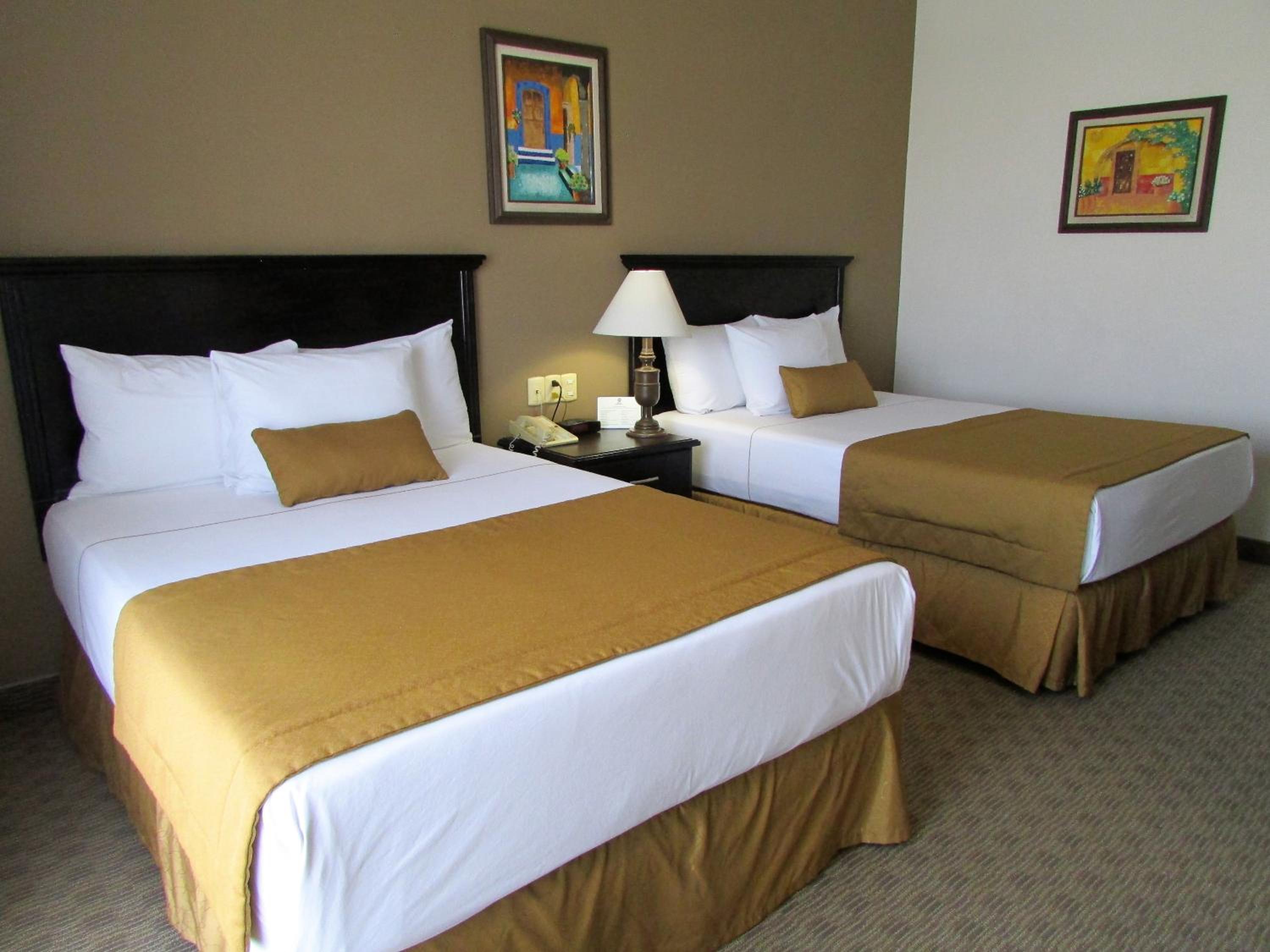 Double Room with Two Double Beds - Non-Smoking - Photo 1