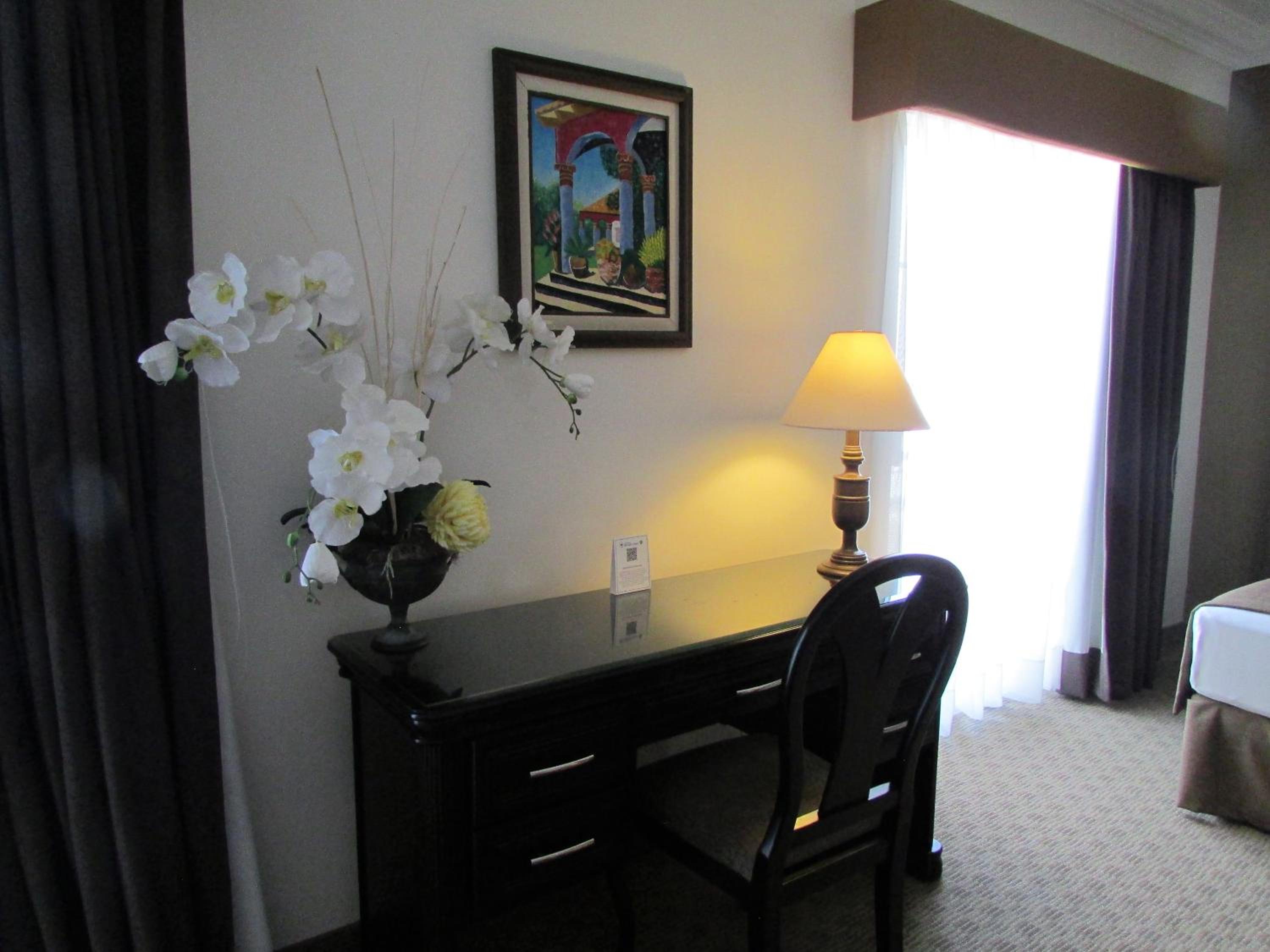 Suite with Two Double Beds - Non-Smoking - Photo 6