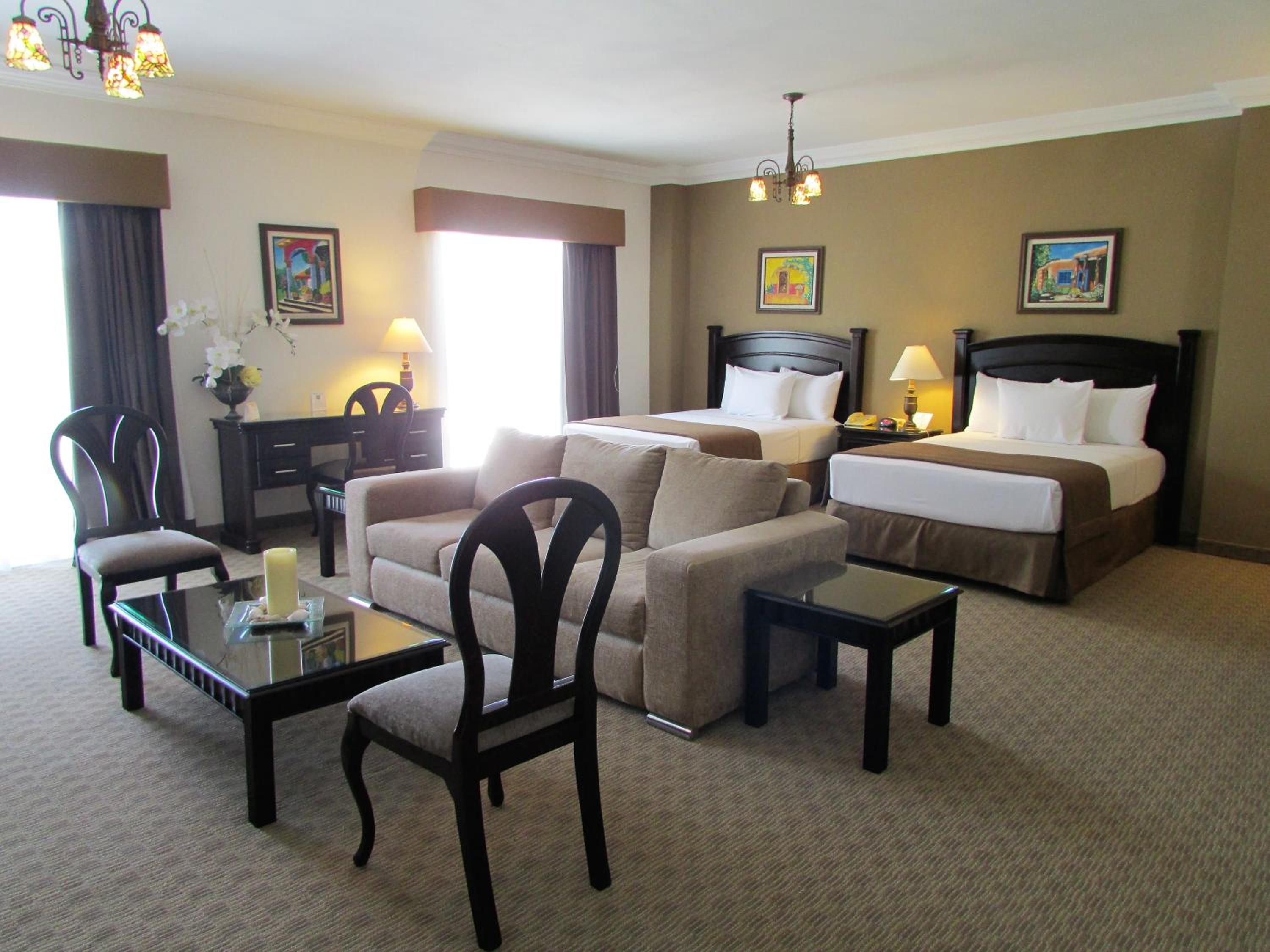 Suite with Two Double Beds - Non-Smoking - Photo 12