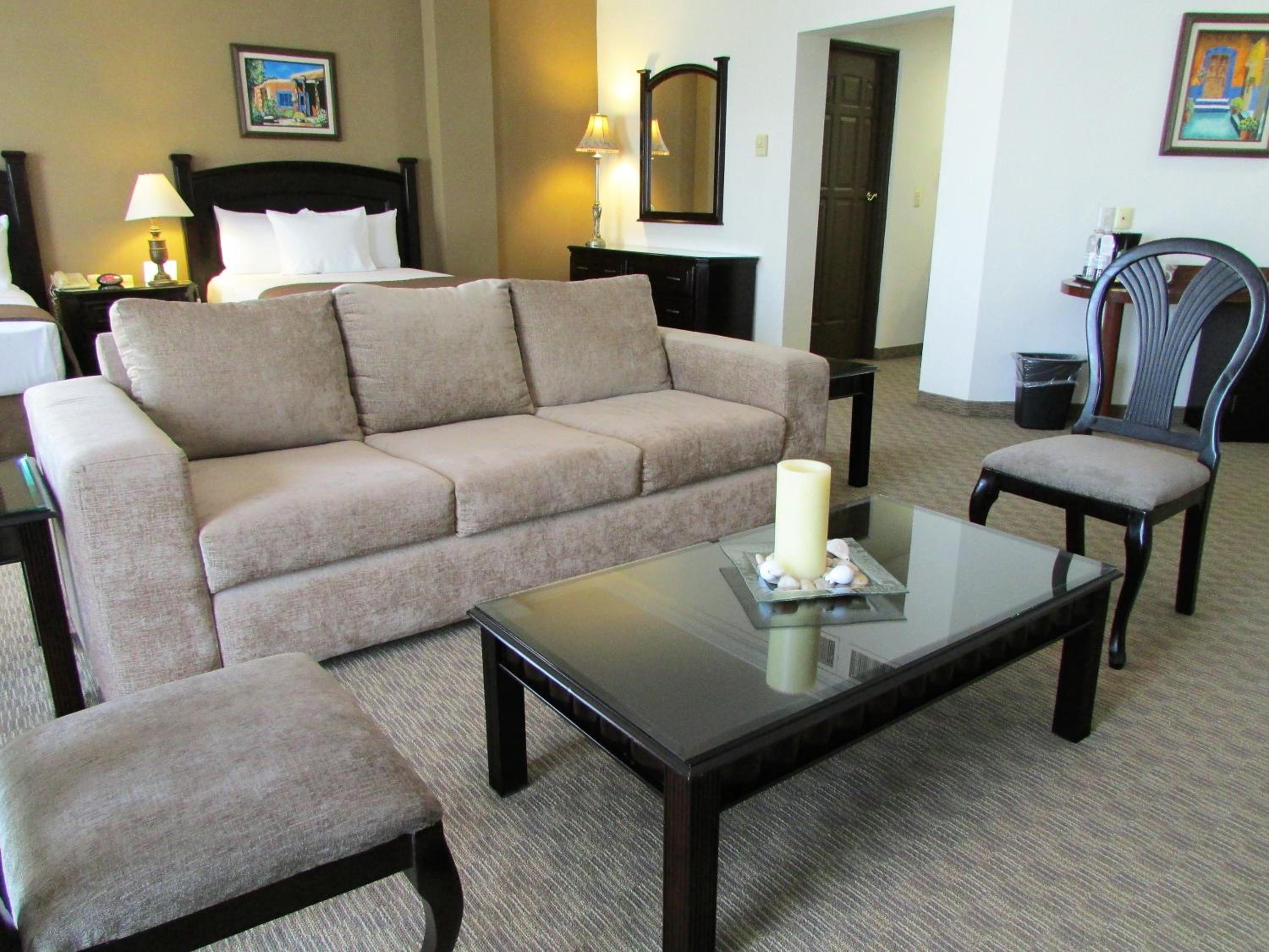 Suite with Two Double Beds - Non-Smoking - Photo 7