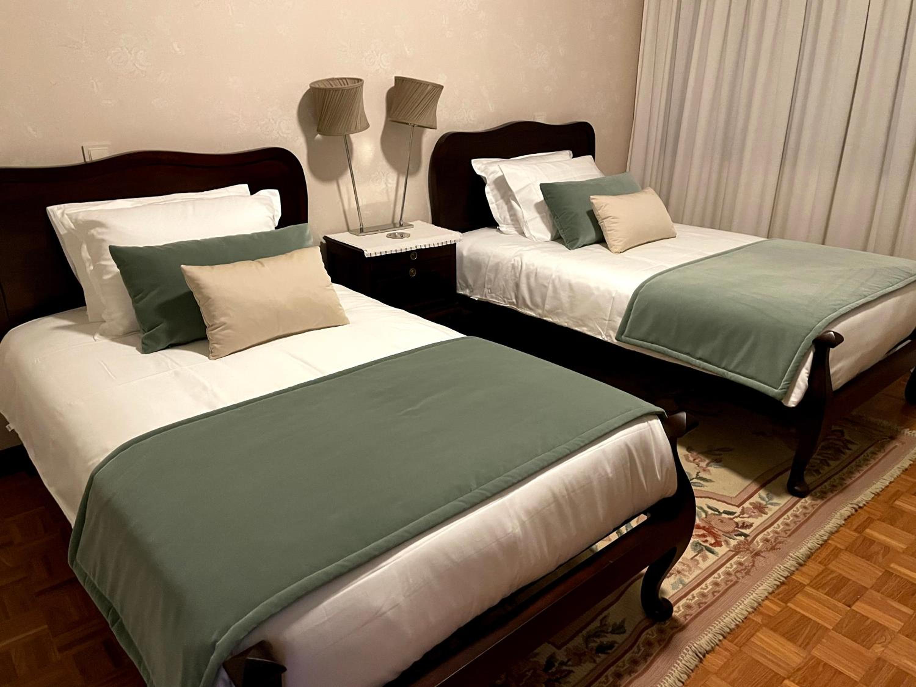Deluxe Twin Room - Photo 1