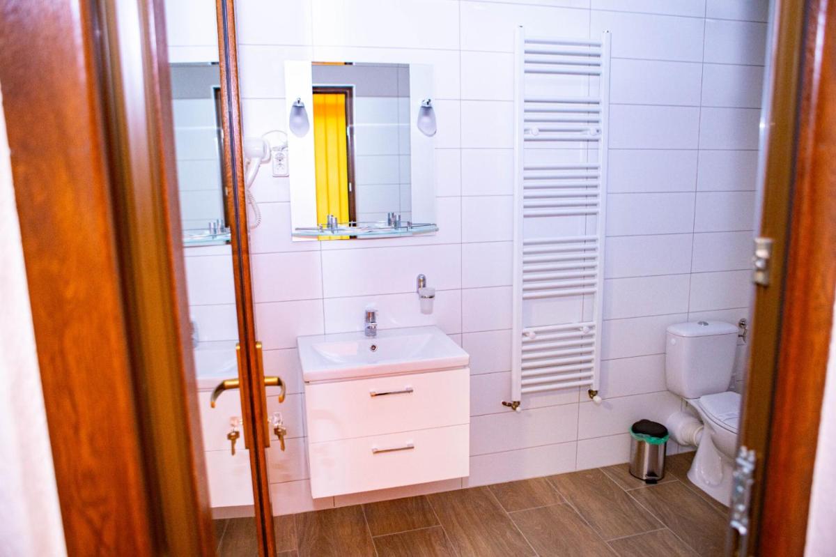 Double Room with Balcony photo 3