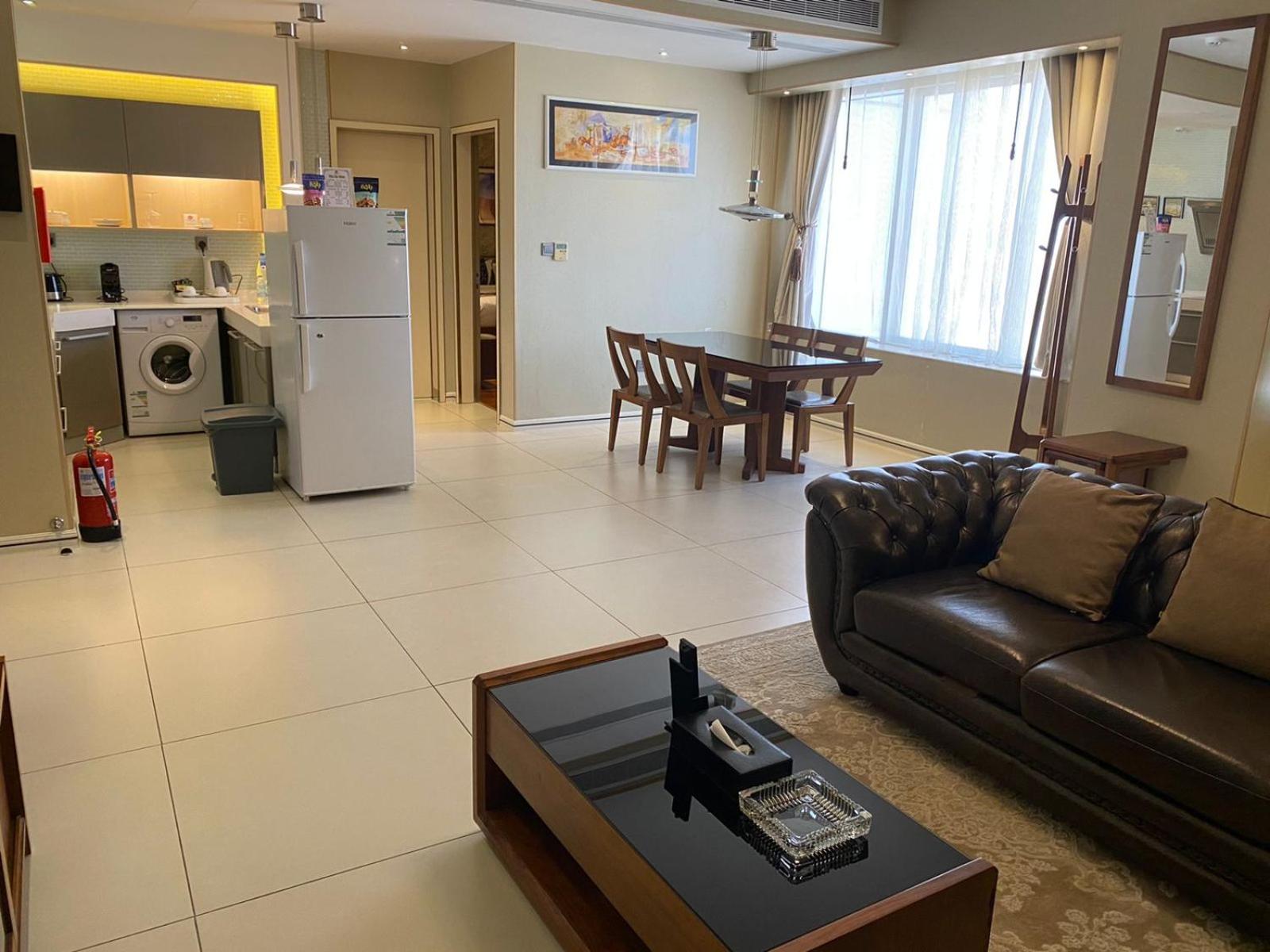 Premier 1BD Suite