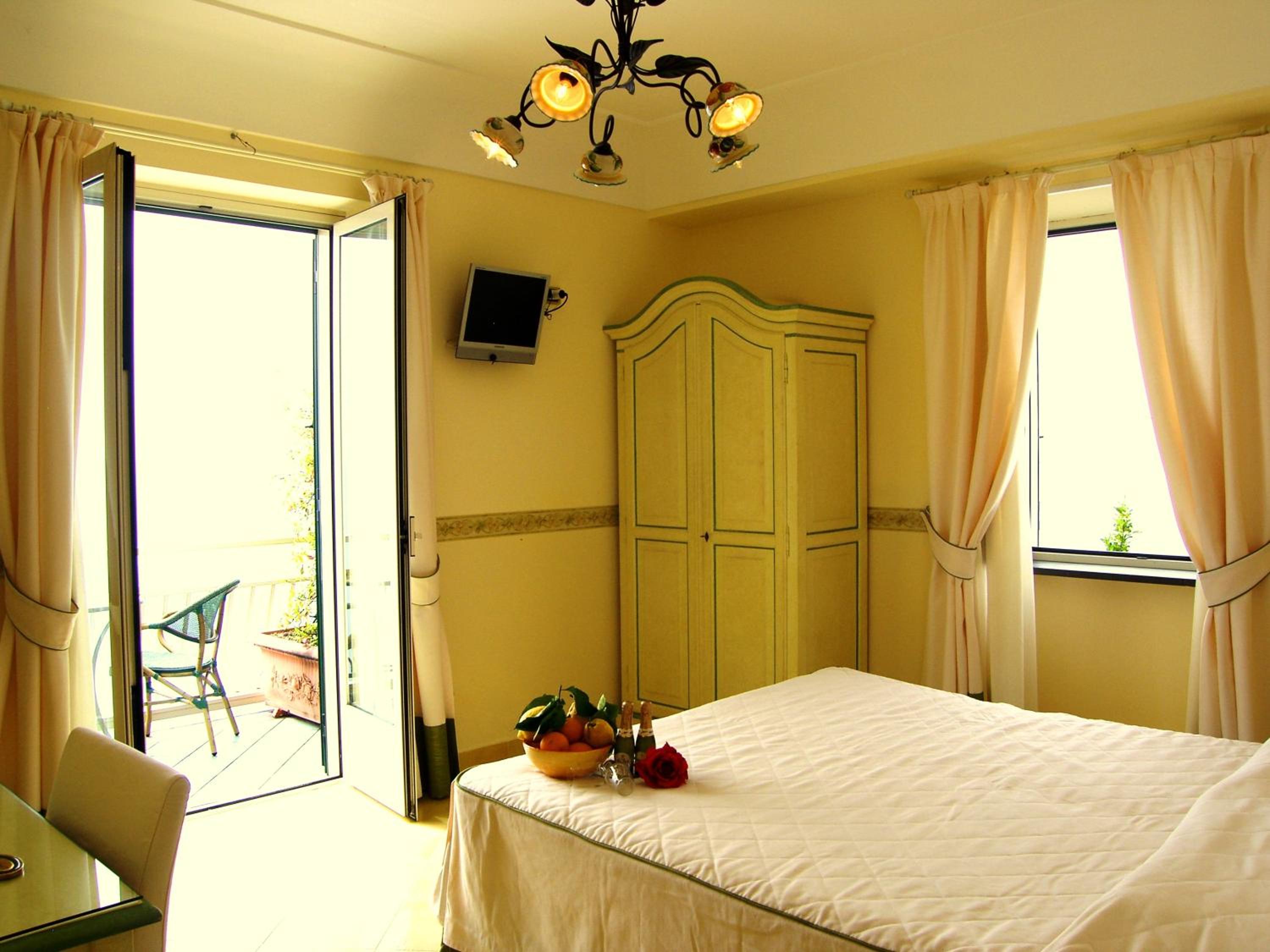 Superior Double or Twin Room - Photo 8