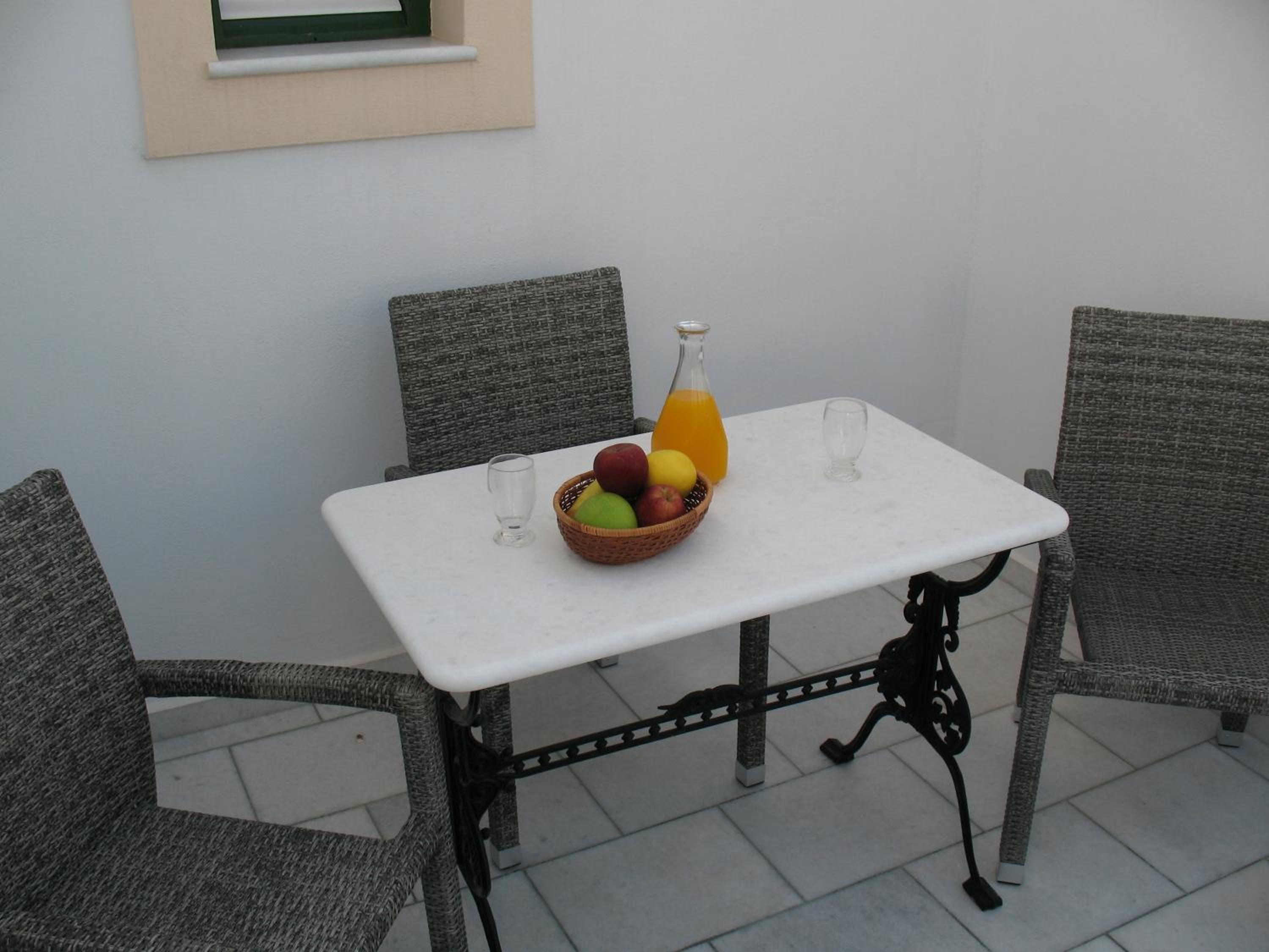 Studio (2 Adults) - Photo 7