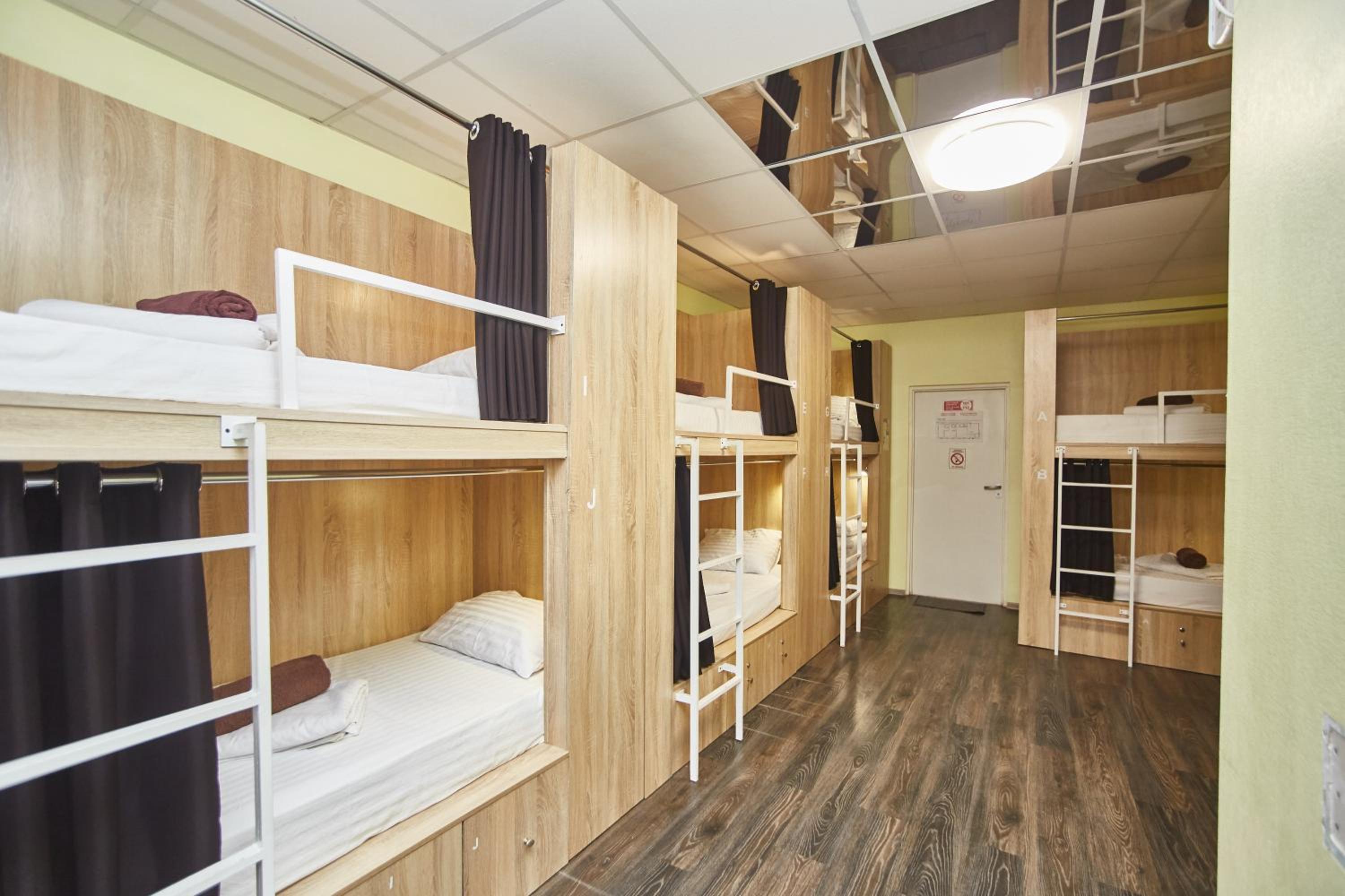 Bed in 10-Bed Mixed Dormitory Room