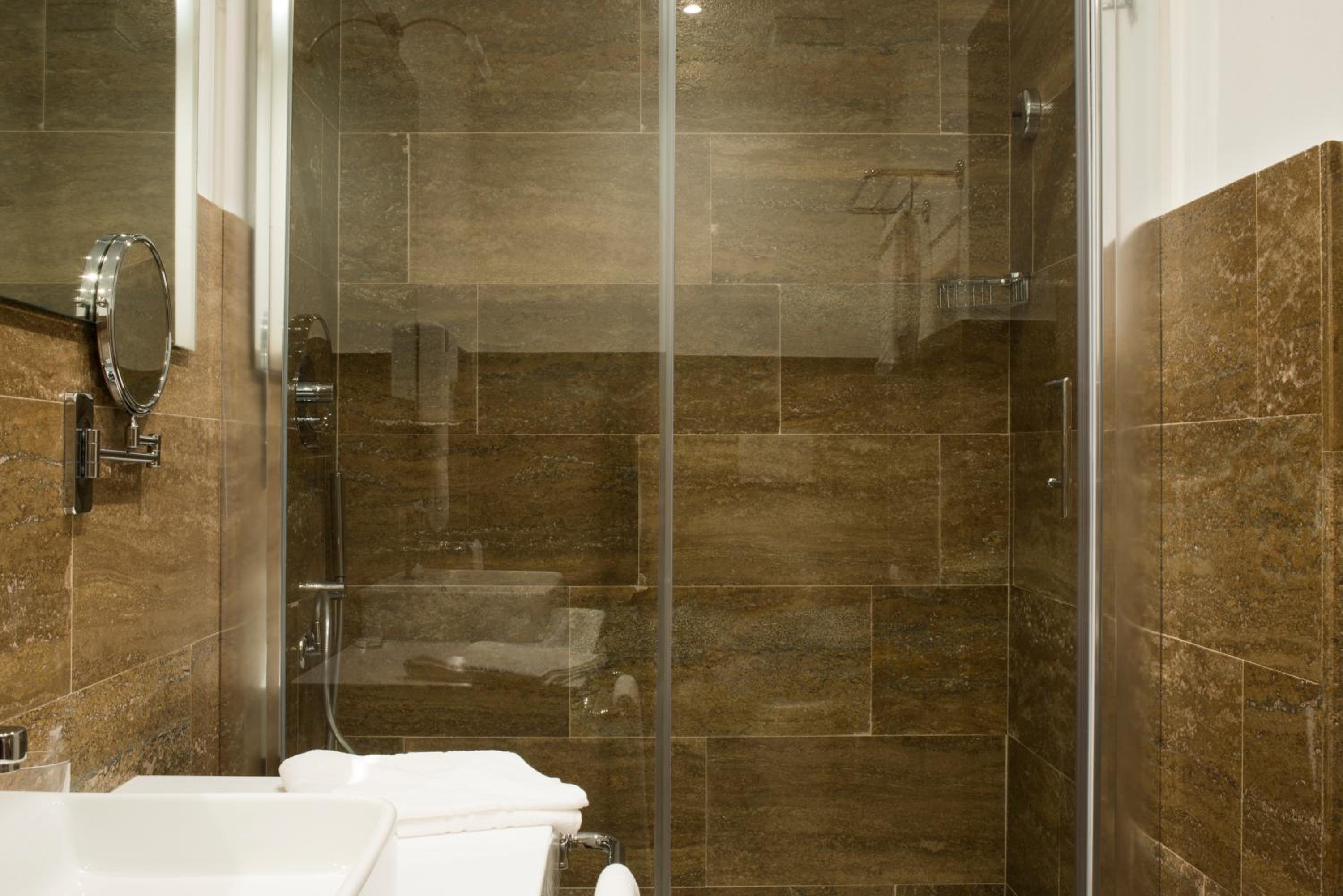 Deluxe Double or Twin Room photo 3