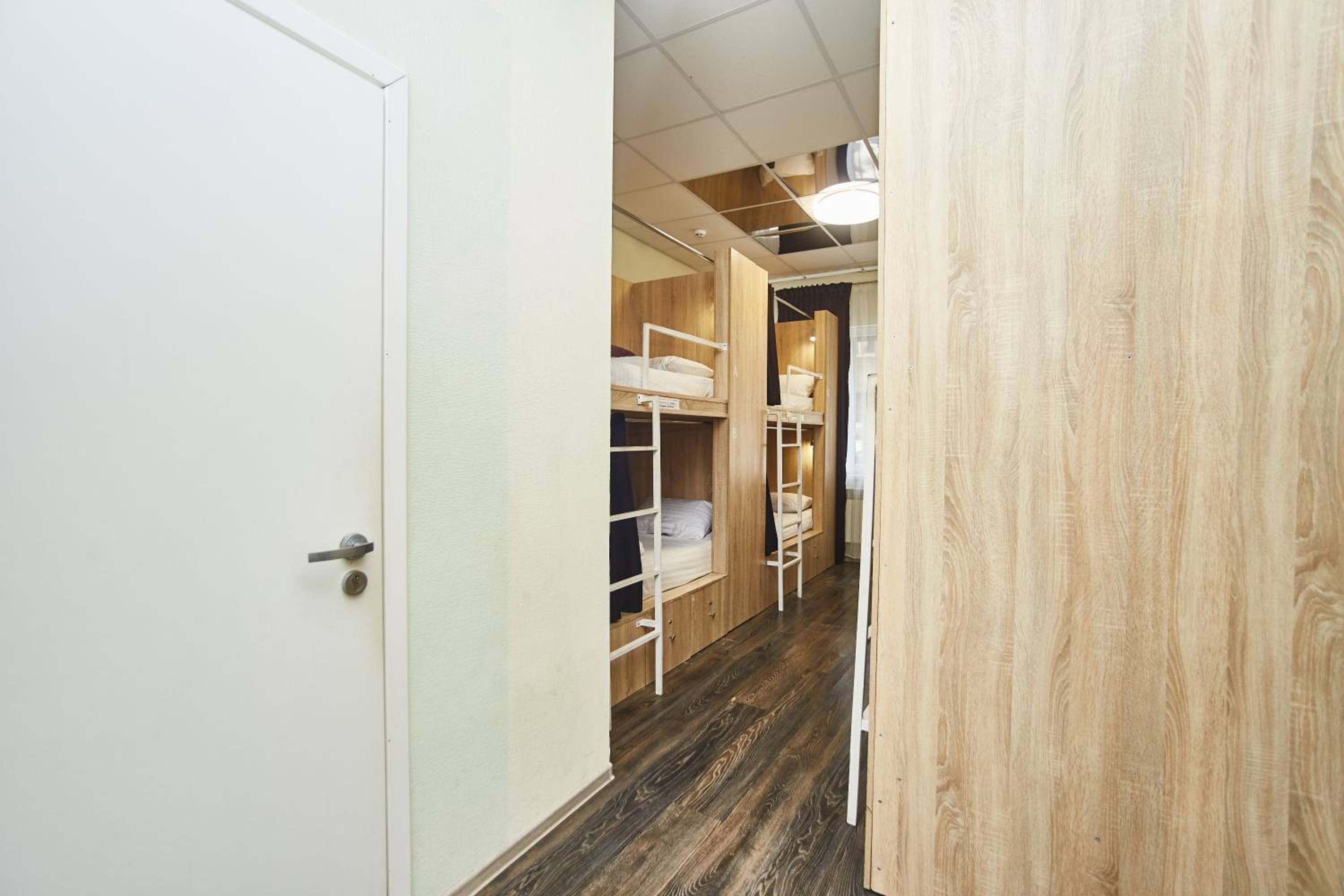 Bed in 8-Bed Mixed Dormitory Room photo 1