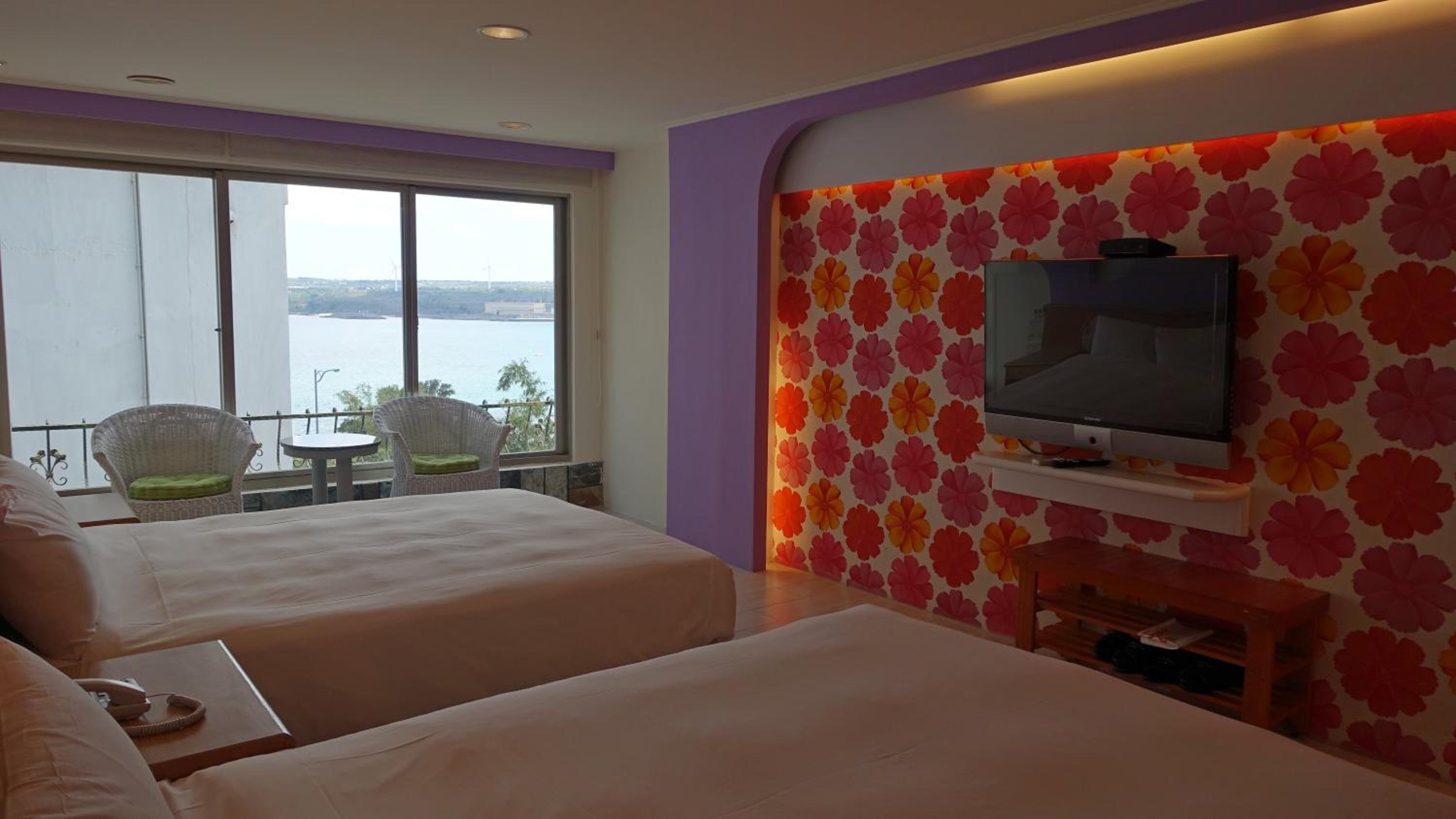 Family Room with Side Sea View