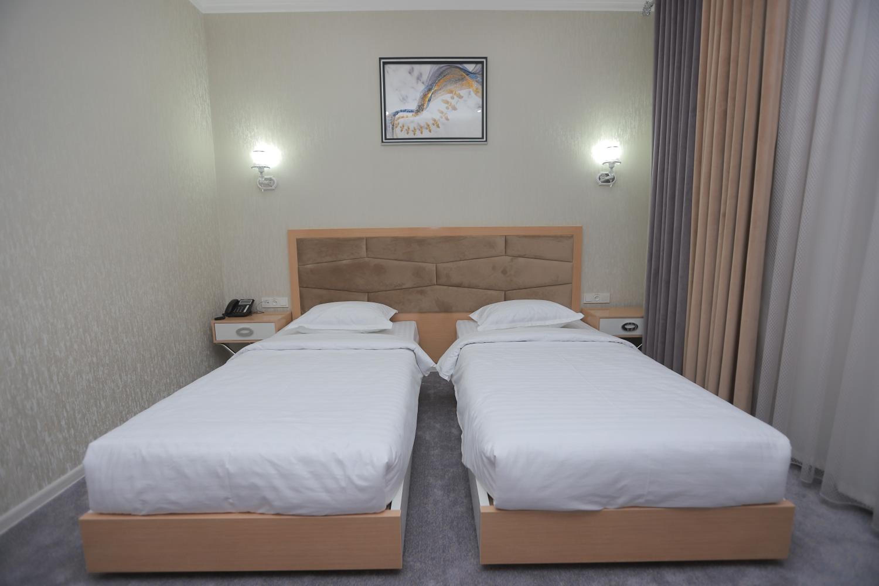 Twin Room - Photo 5