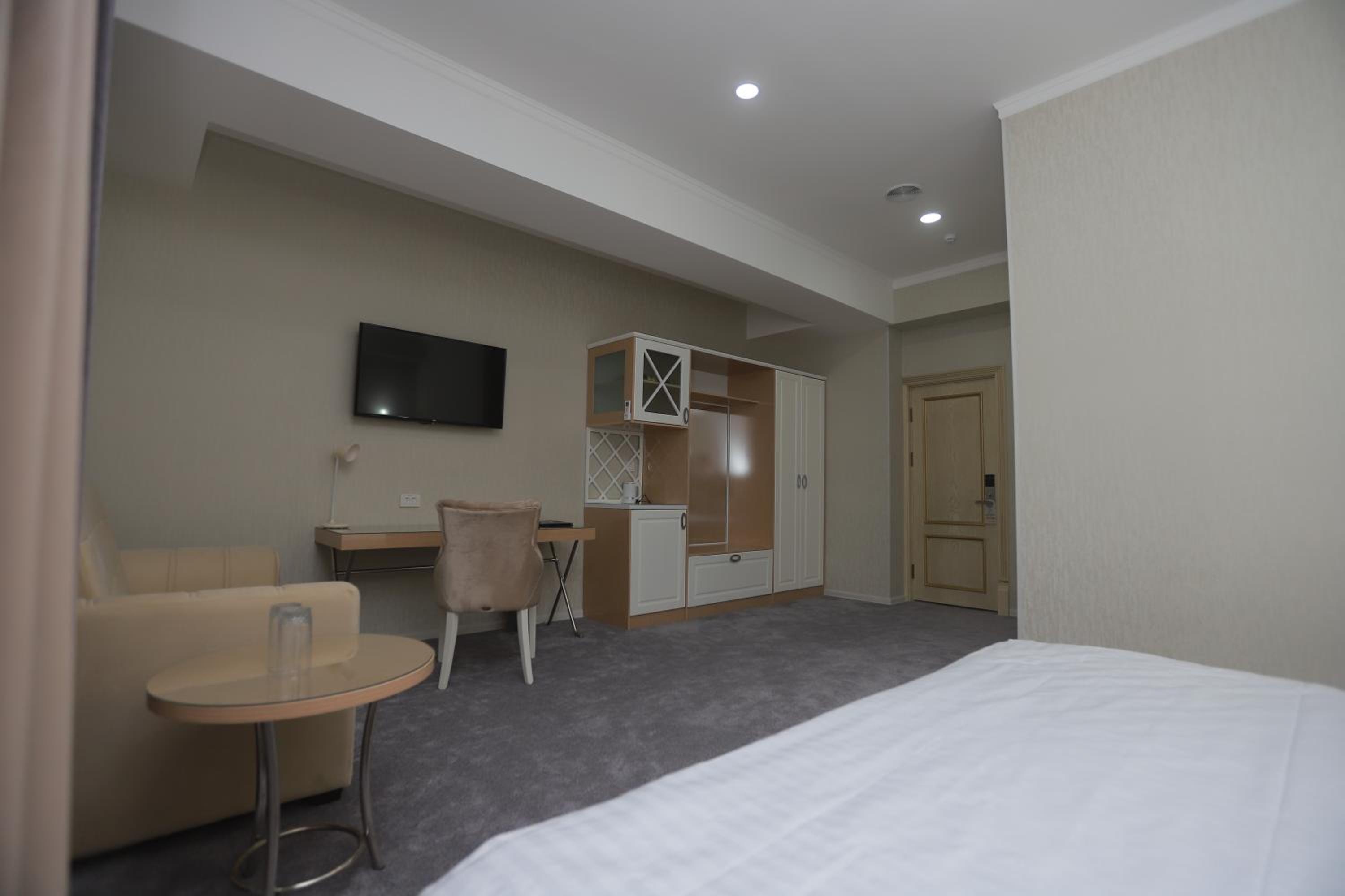 Standard Double Room - Photo 3