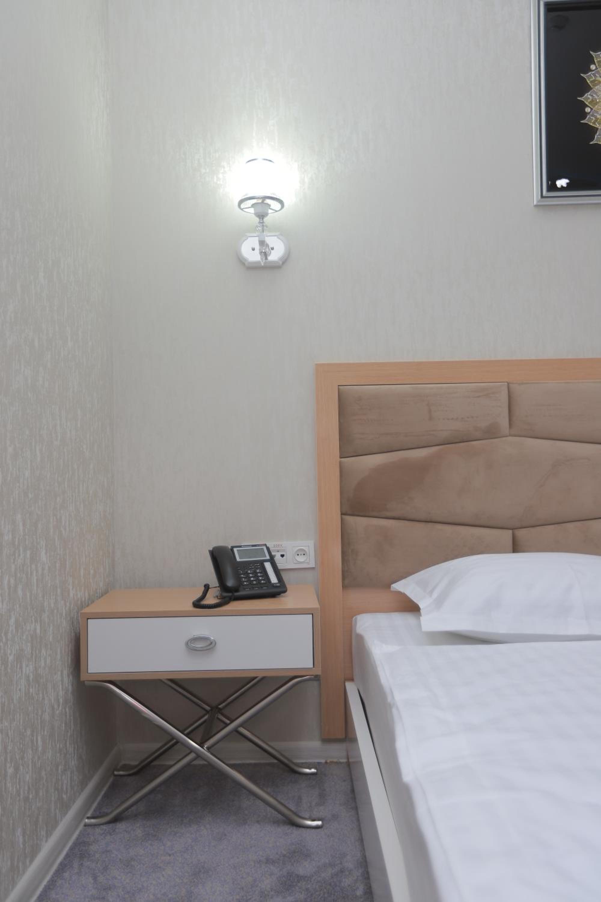 Standard Double Room - Photo 2
