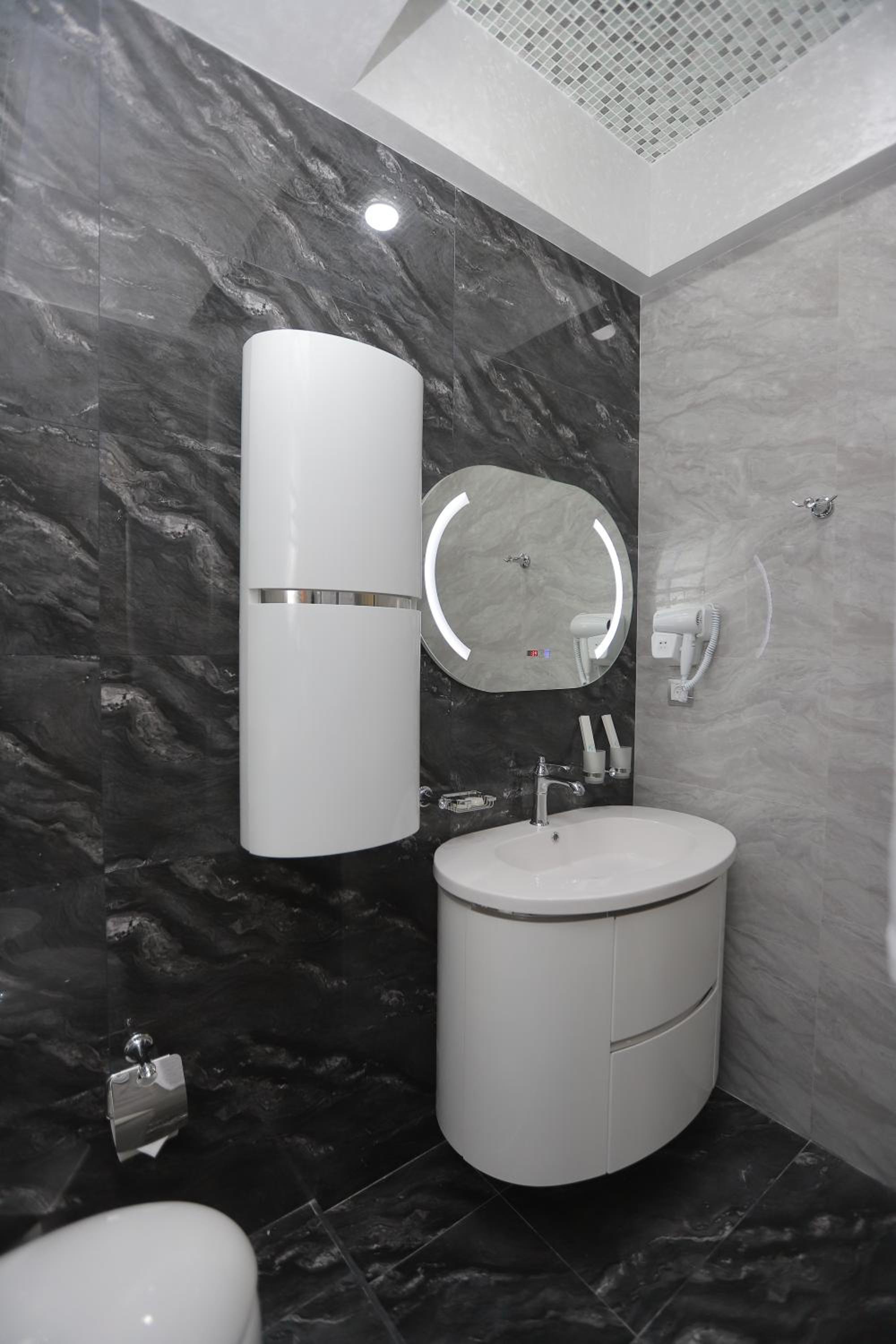 Twin Room - Photo 4