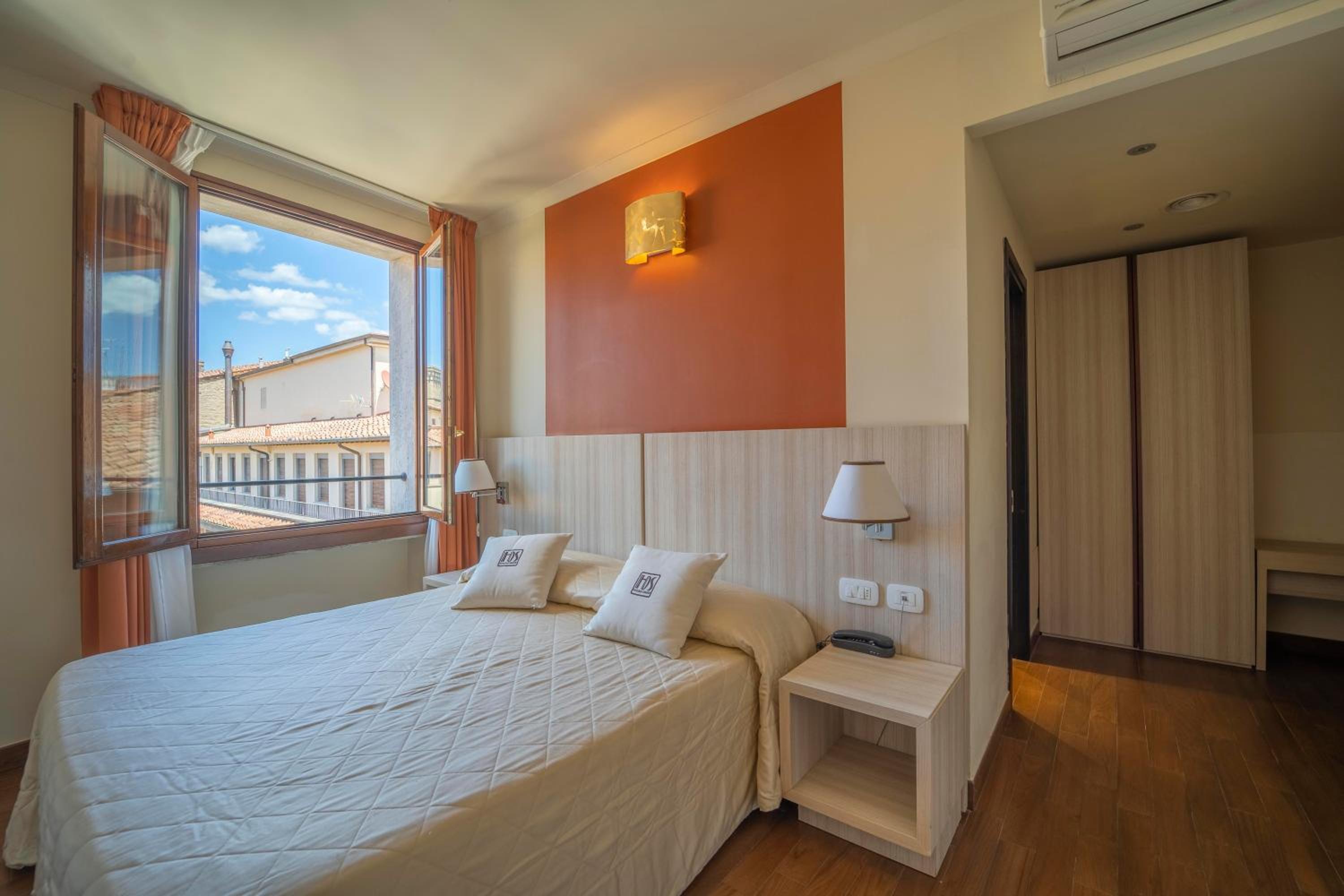 Classic Double or Twin Room photo 2