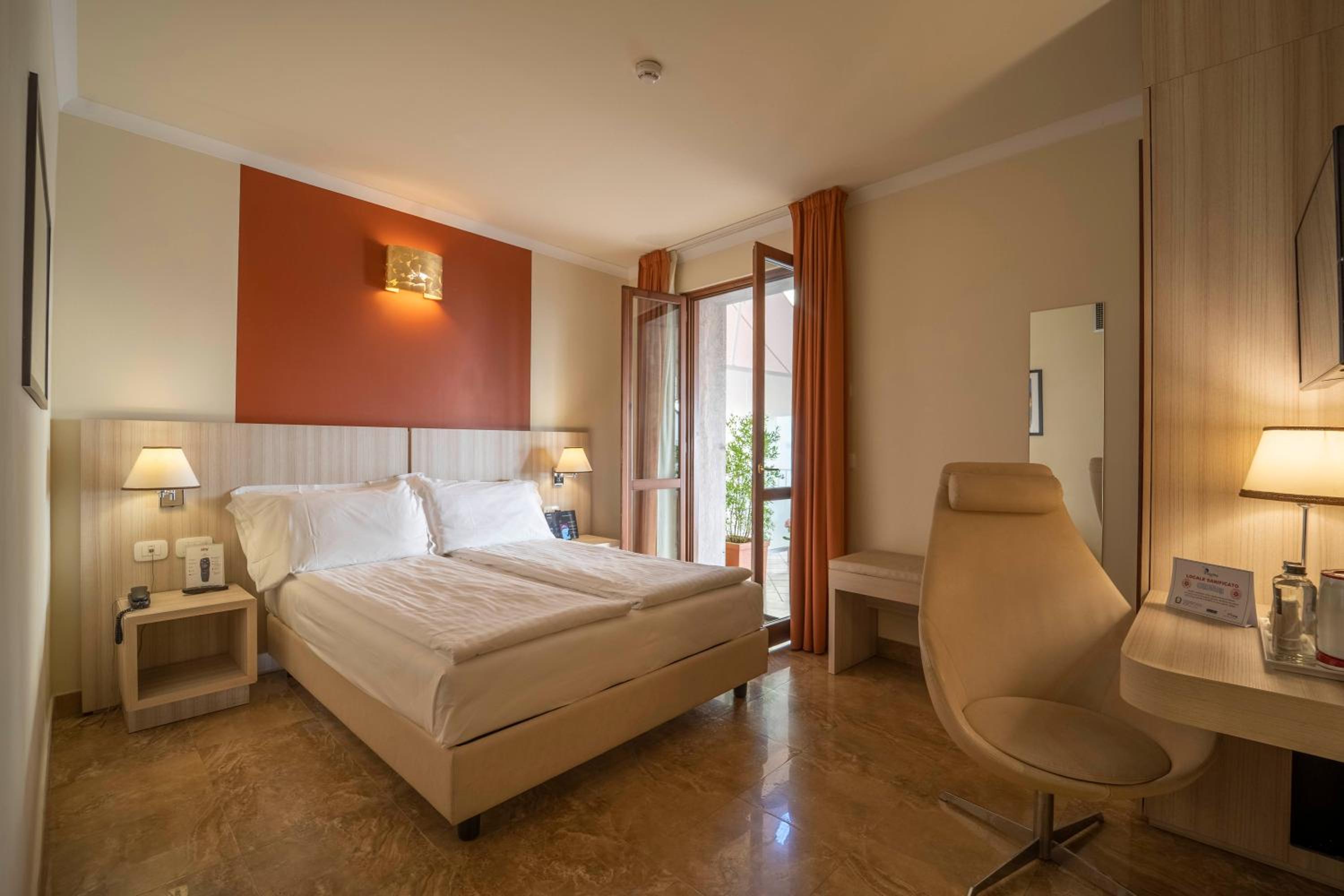 Superior Double or Twin Room with Terrace - Photo 2