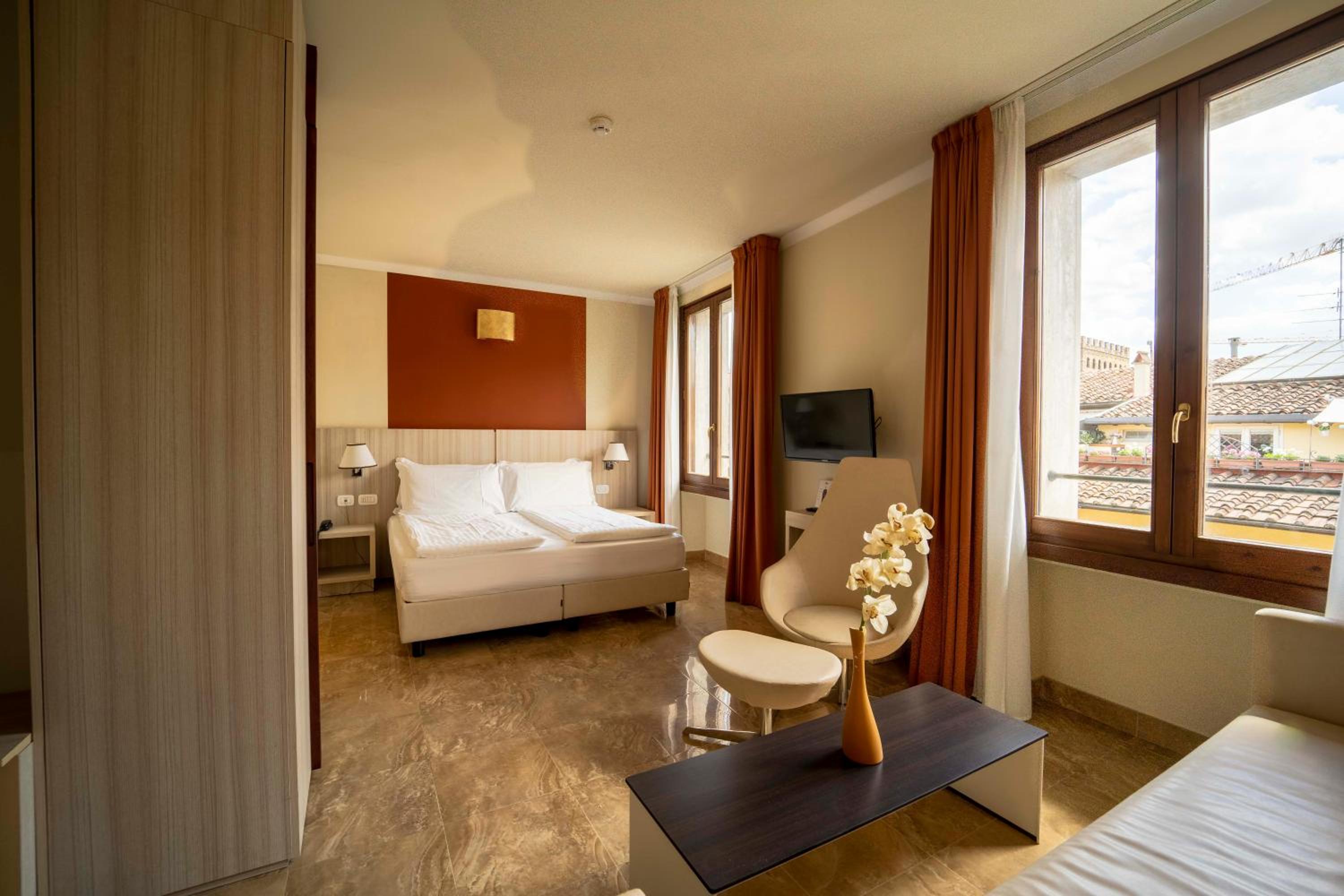 Deluxe Double or Twin Room photo 1