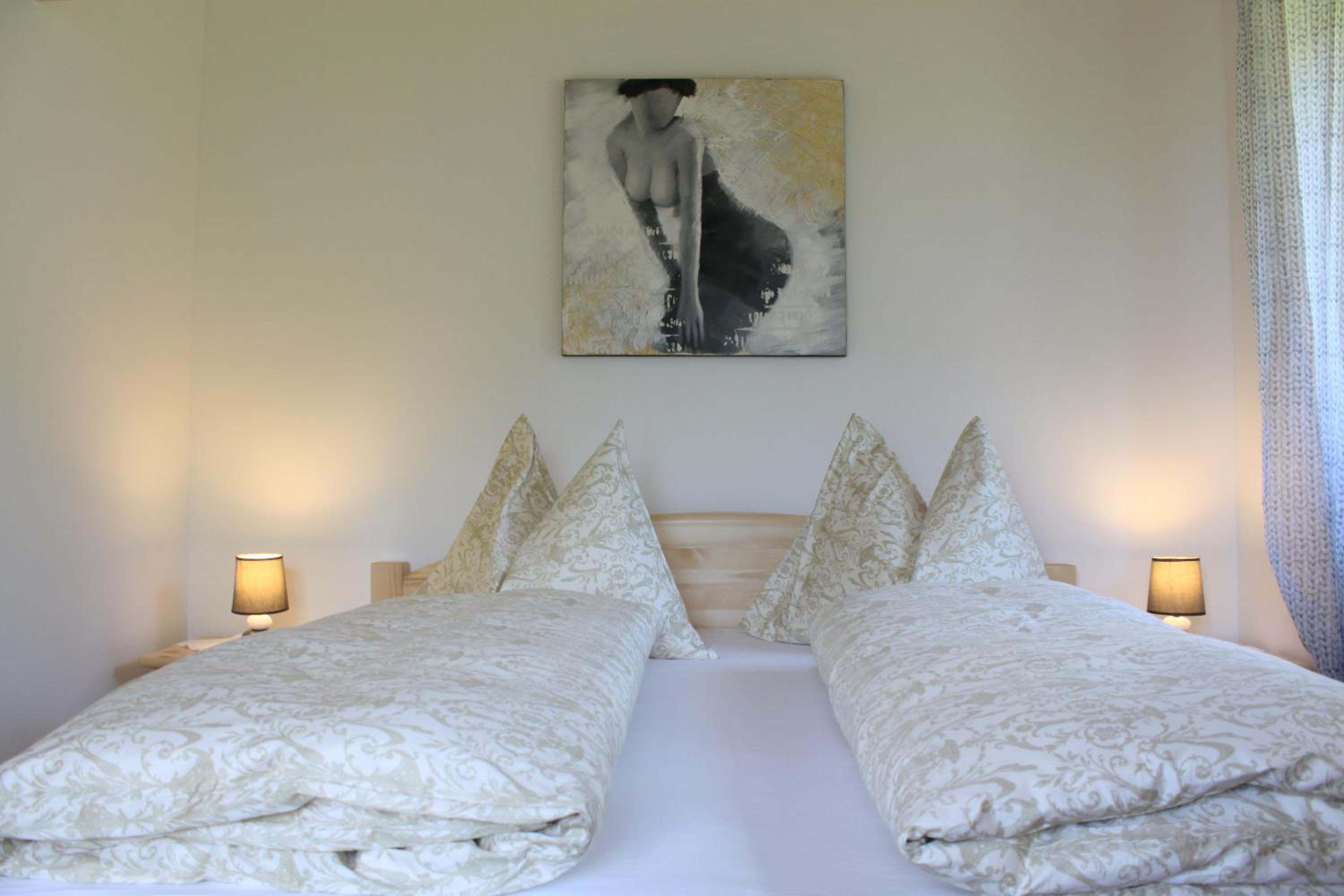Two-Bedroom Apartment with Mountain View photo 1