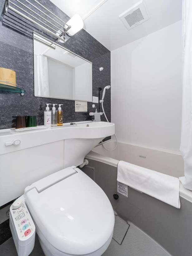 Standard Double Room - Photo 8