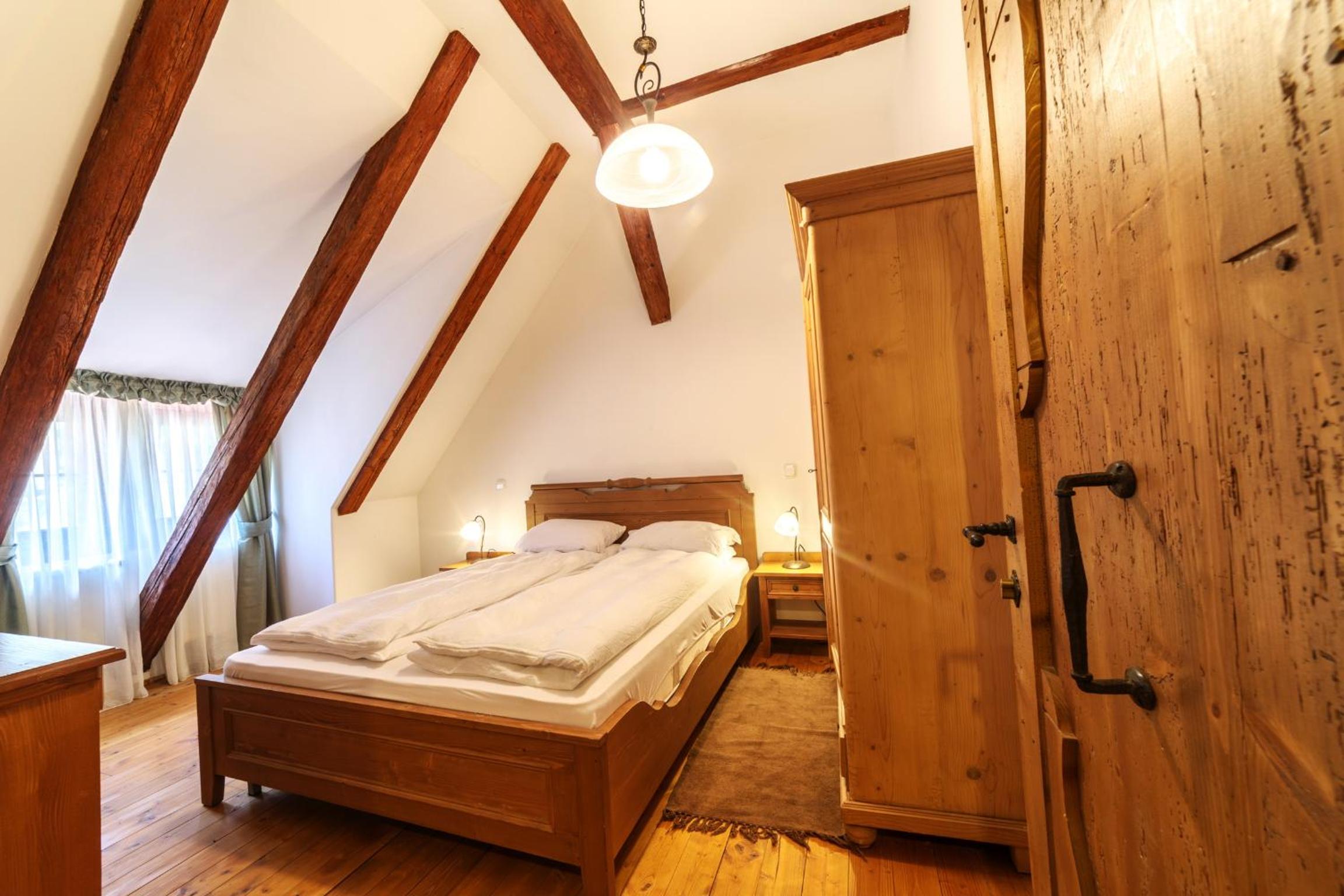 Double Room - Photo 5