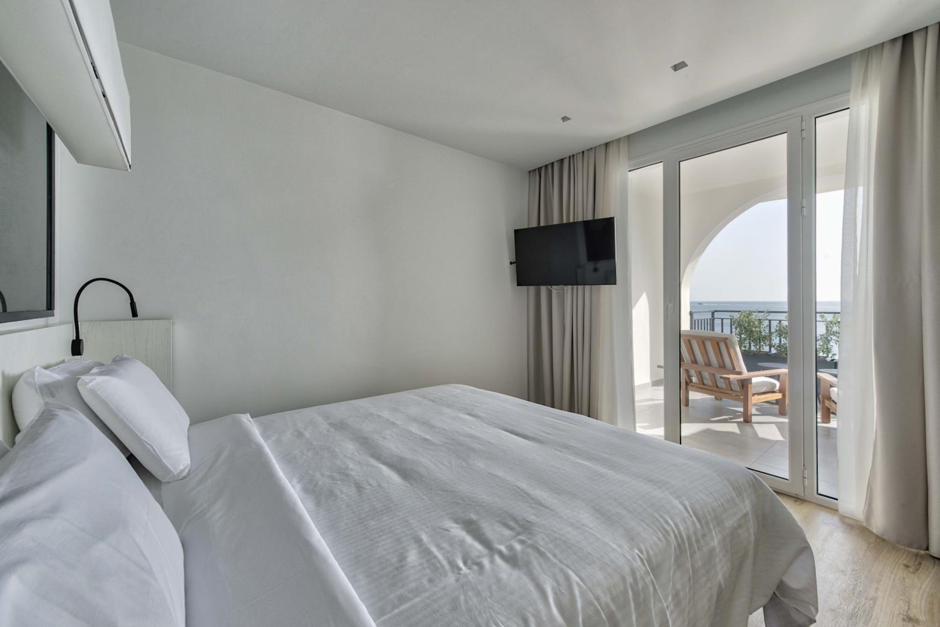 Suite with Sea View - Photo 5