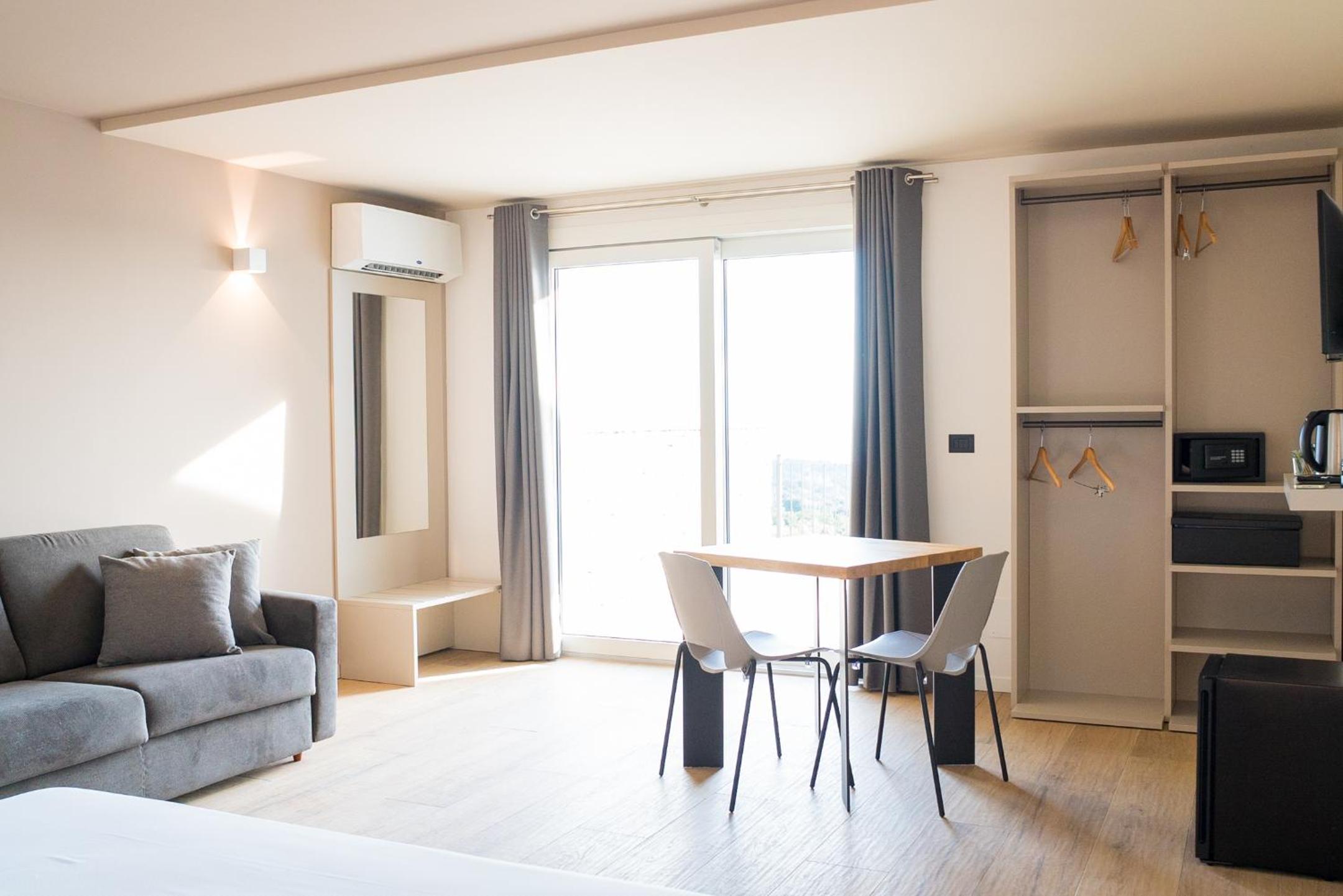Deluxe Double Room with Sea View photo 3