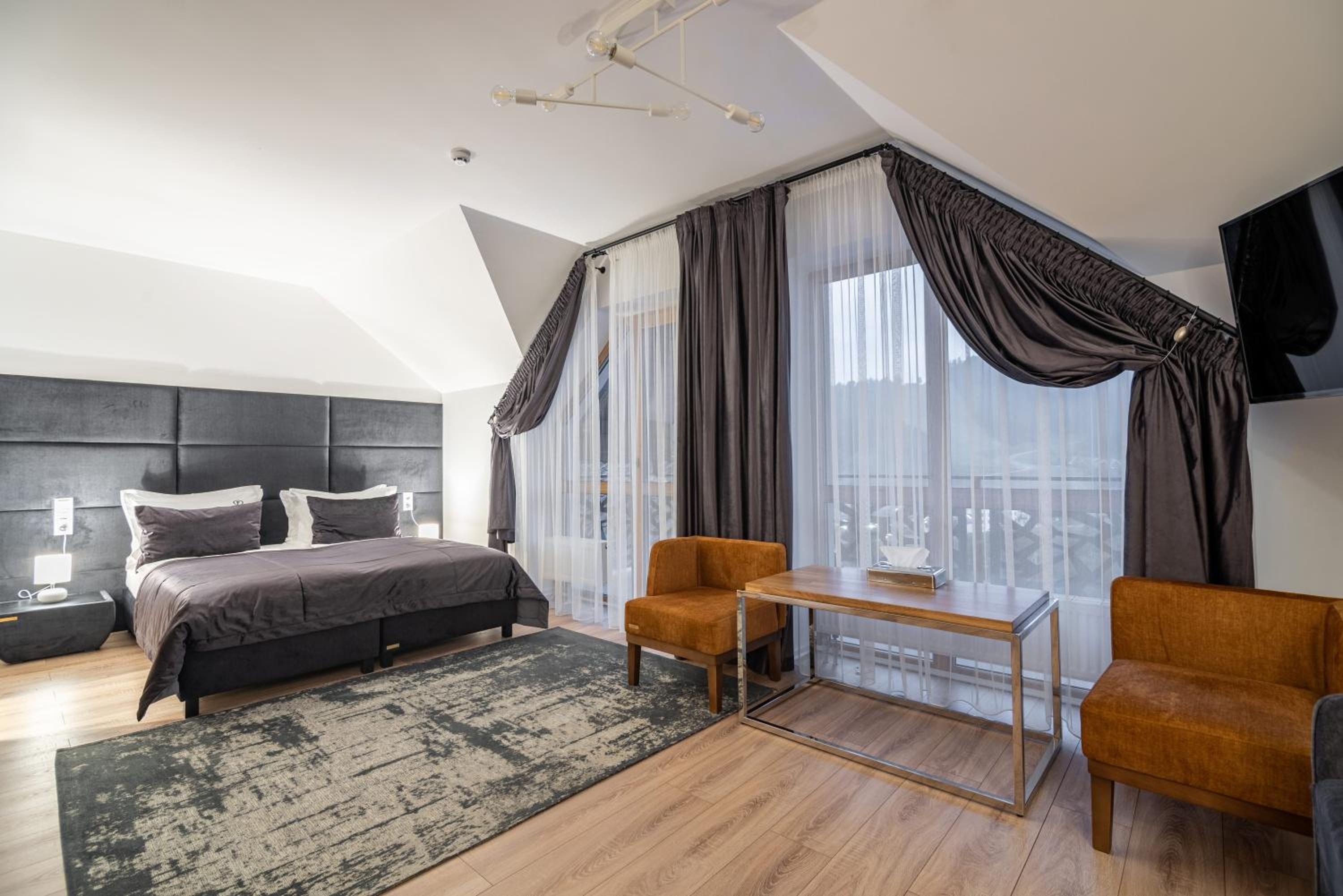 Junior Suite with Balcony photo 1