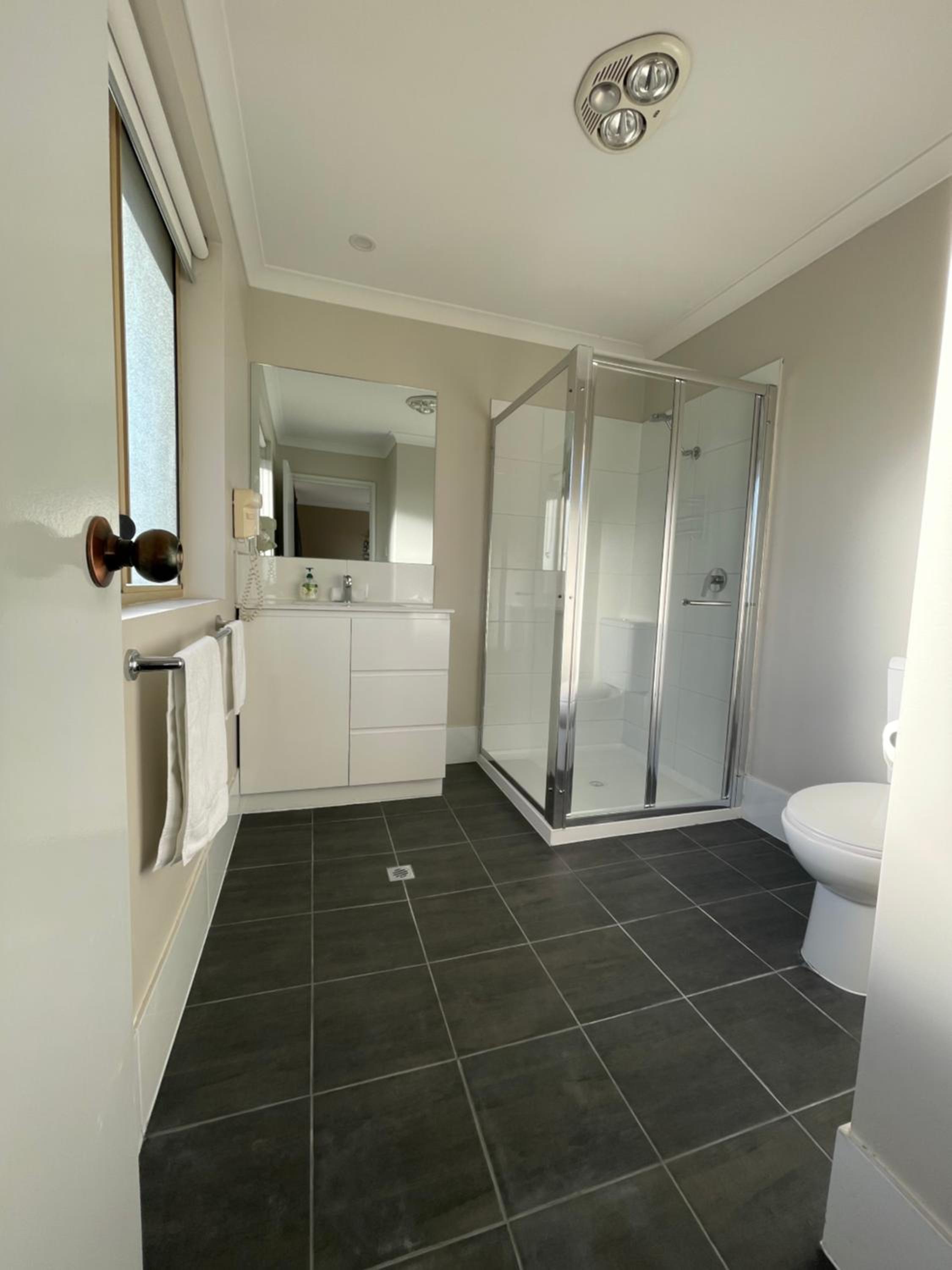 One-Bedroom Apartment - Photo 9
