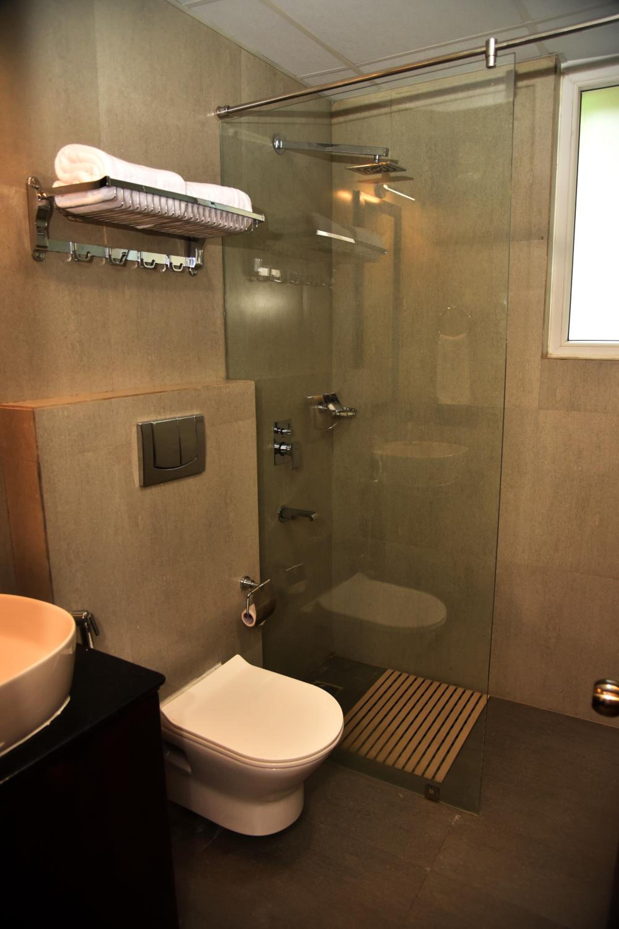 Deluxe King Room - Photo 4