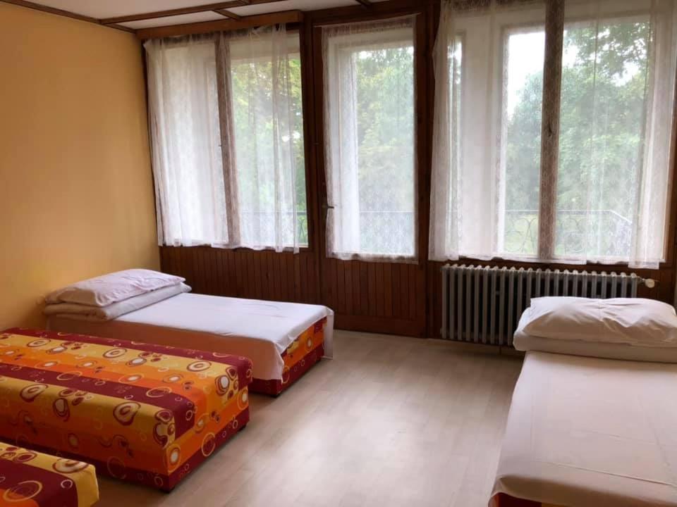 Economy Quadruple Room with Shared Bathroom photo 1