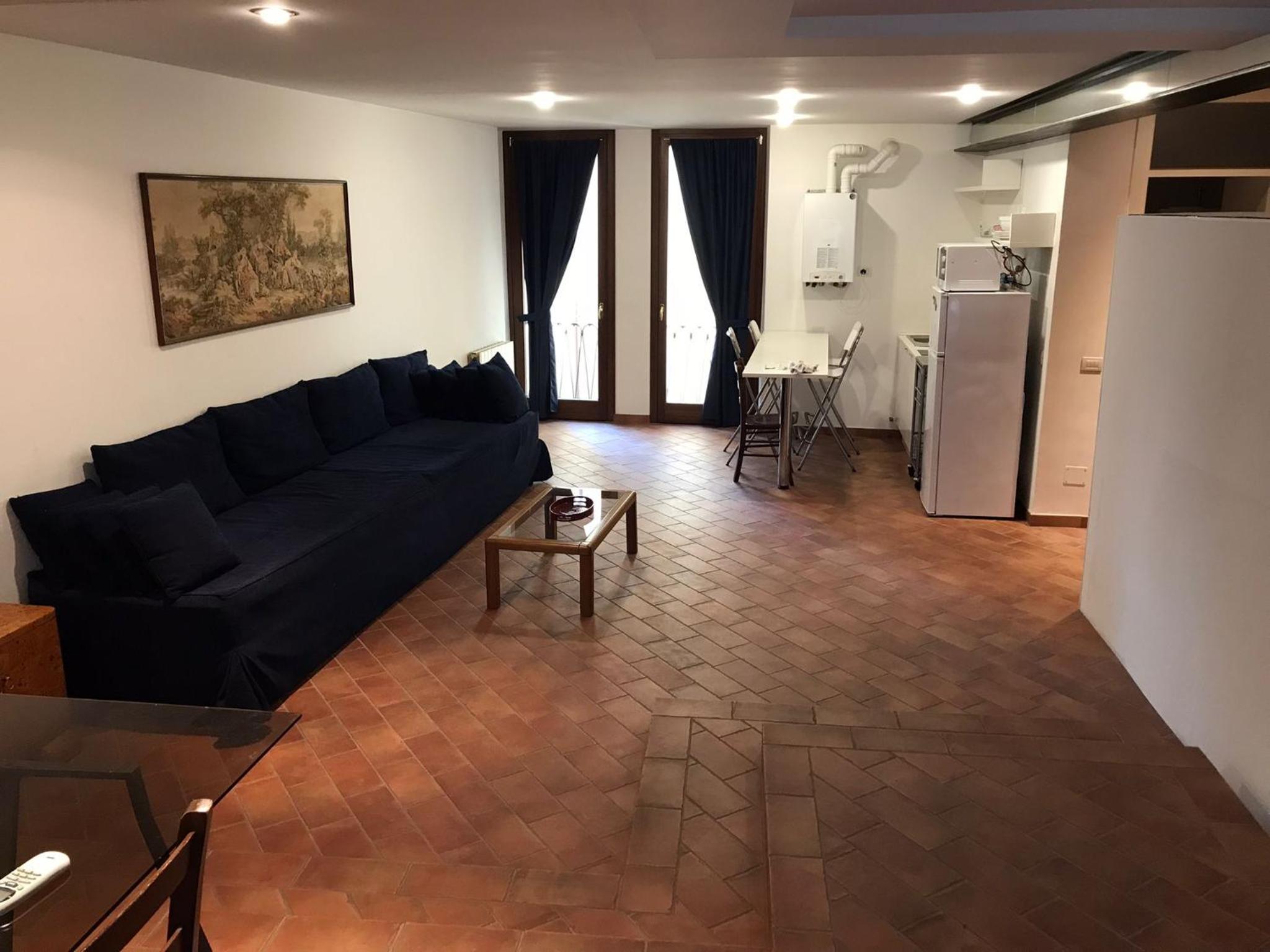 Studio Apartment - Photo 1
