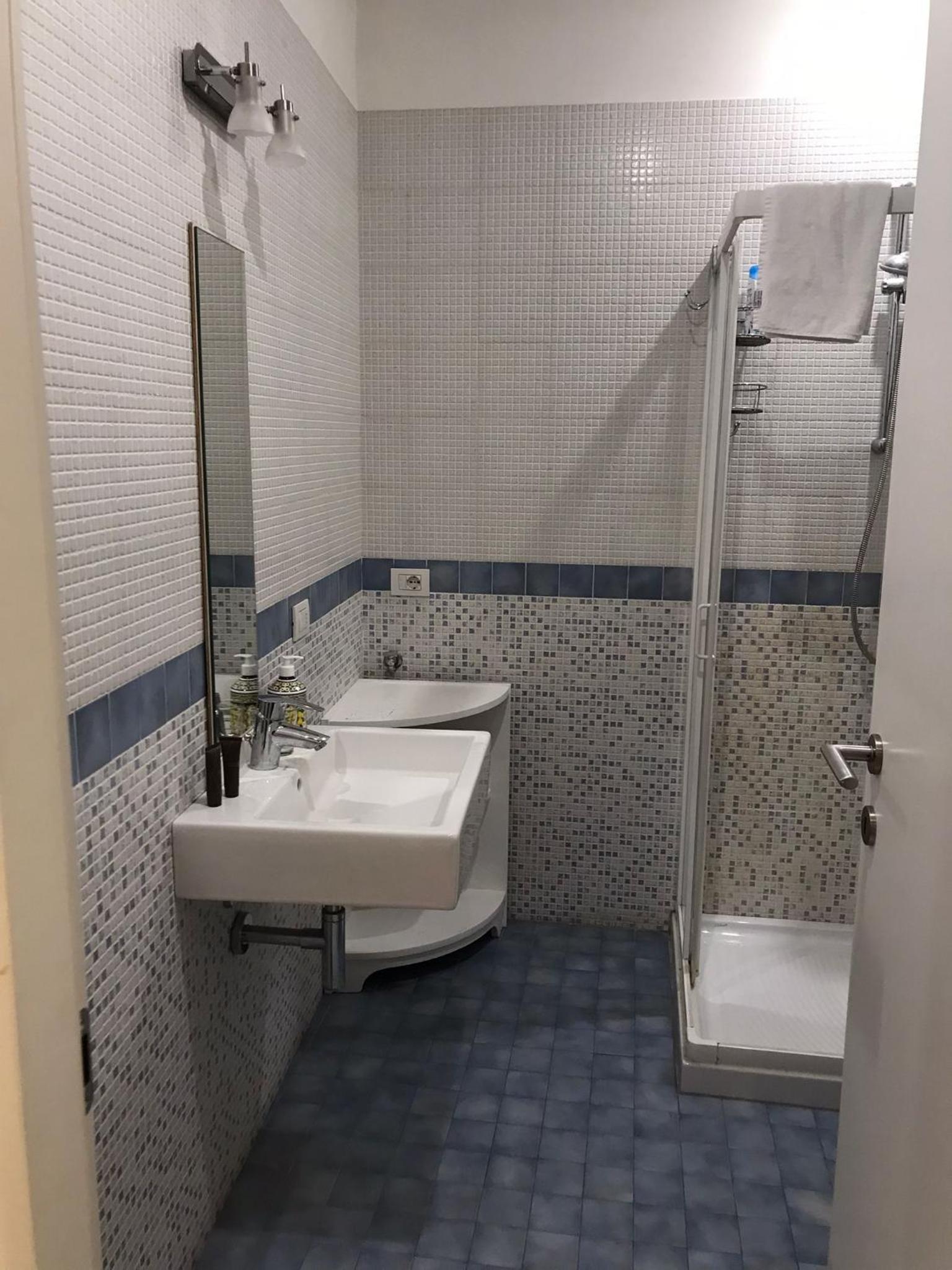 Studio Apartment - Photo 10