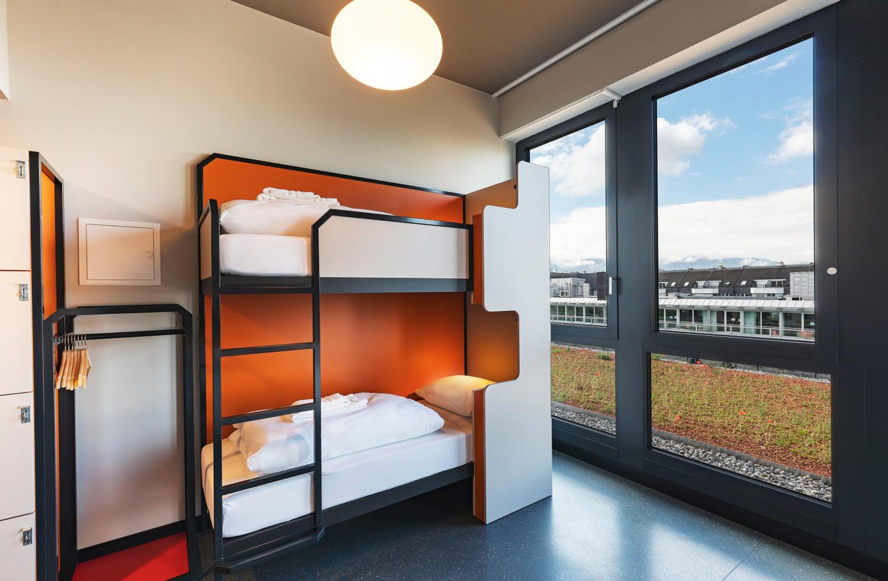 Bed in 6-Bed Mixed Dormitory Room photo 3