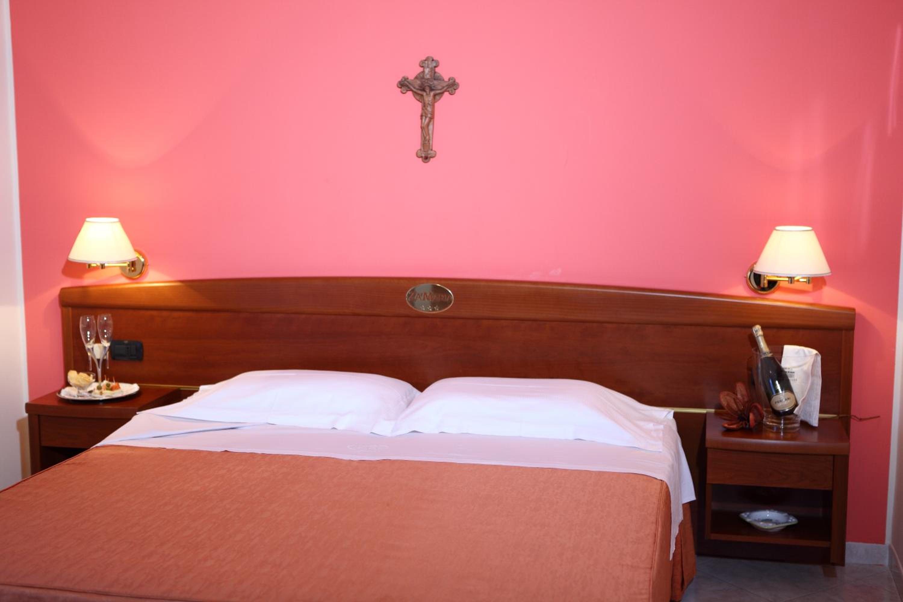 Double Room with Sea View - Photo 5