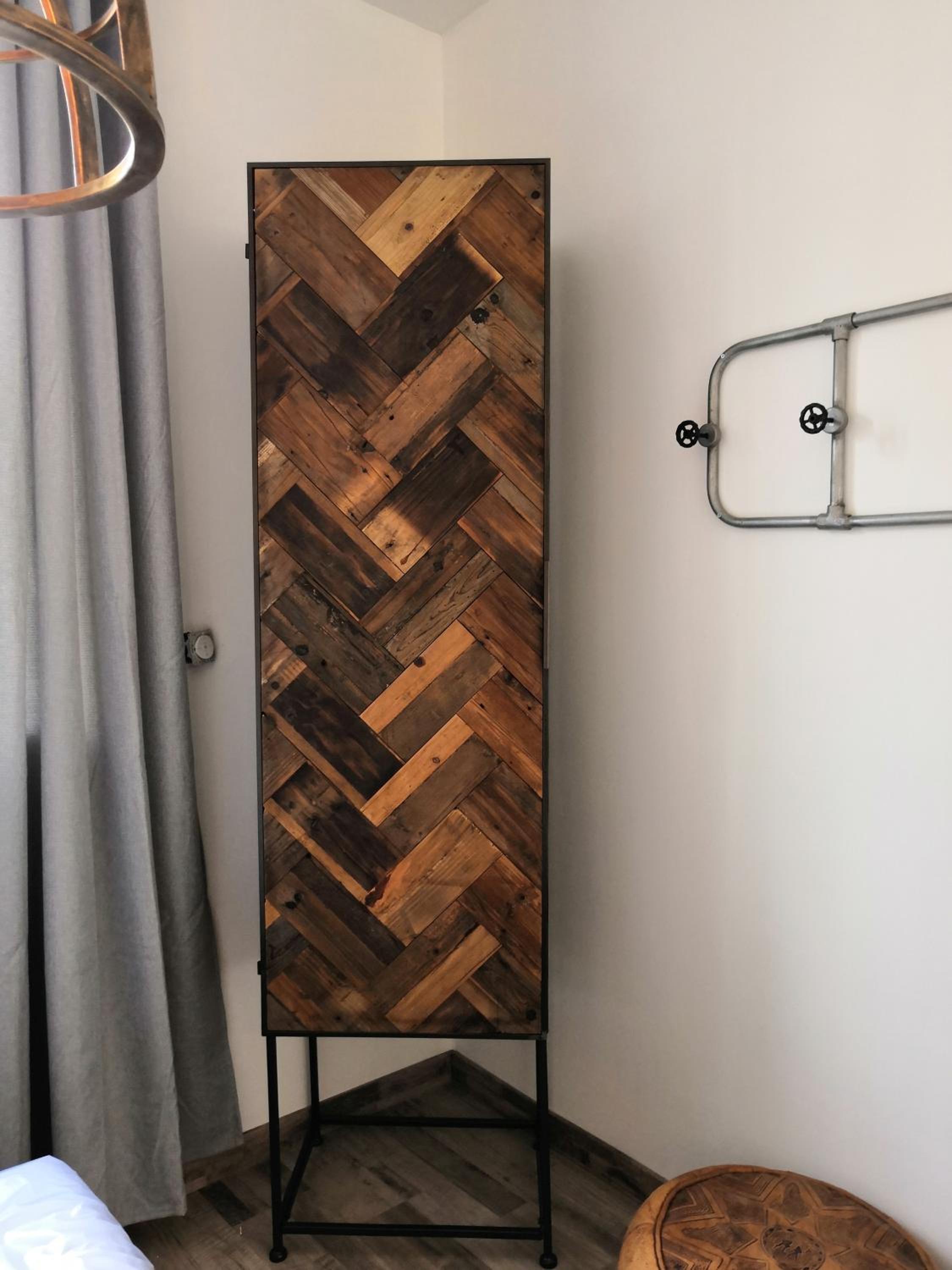 Apartment with Shower - Photo 7