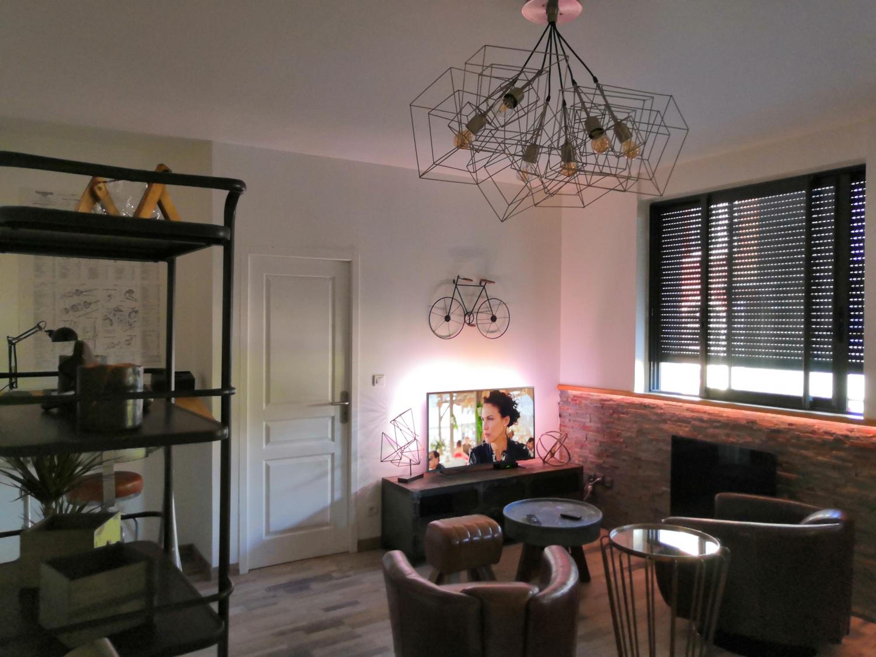 Apartment with Shower - Photo 11