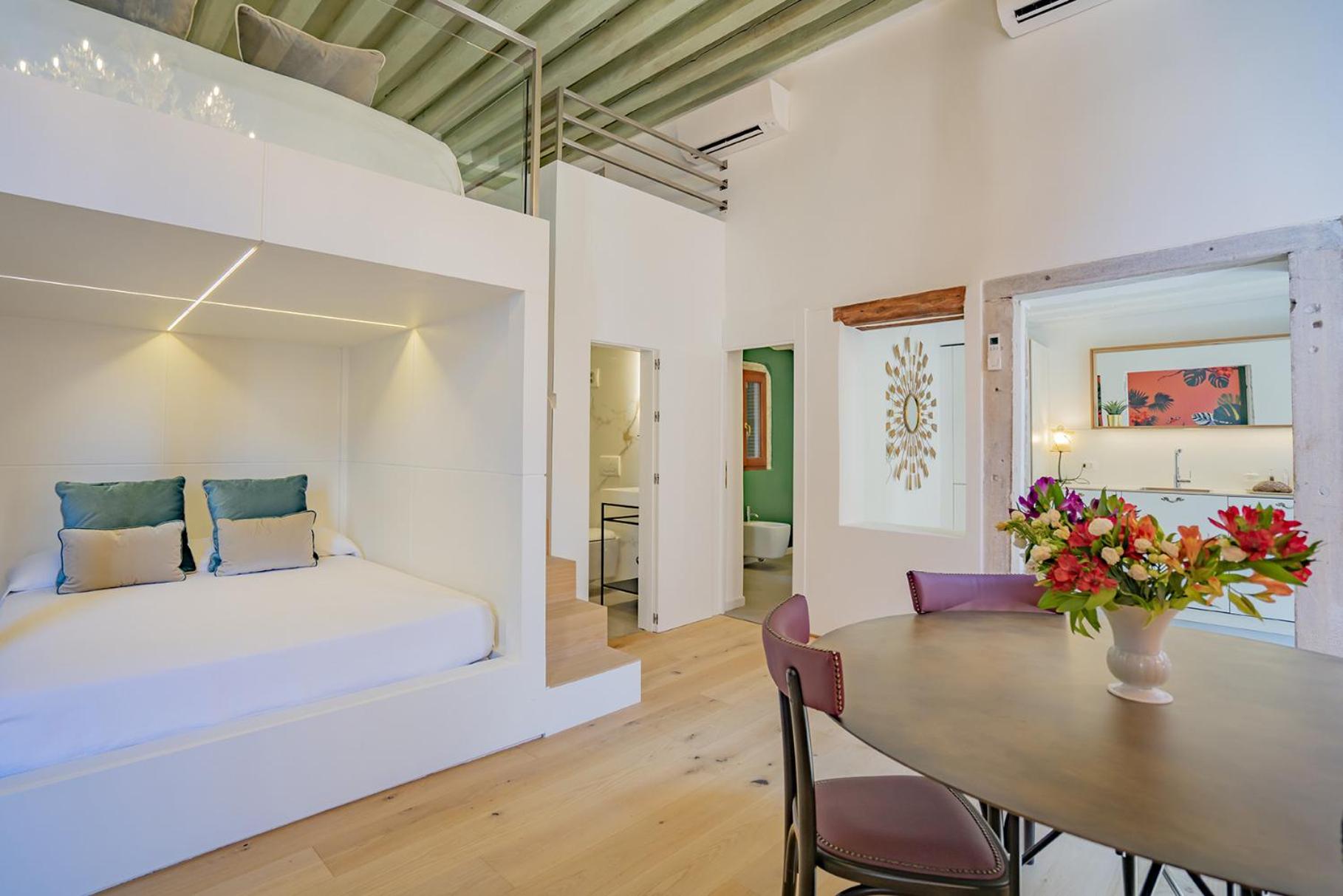 Studio Apartment photo 2
