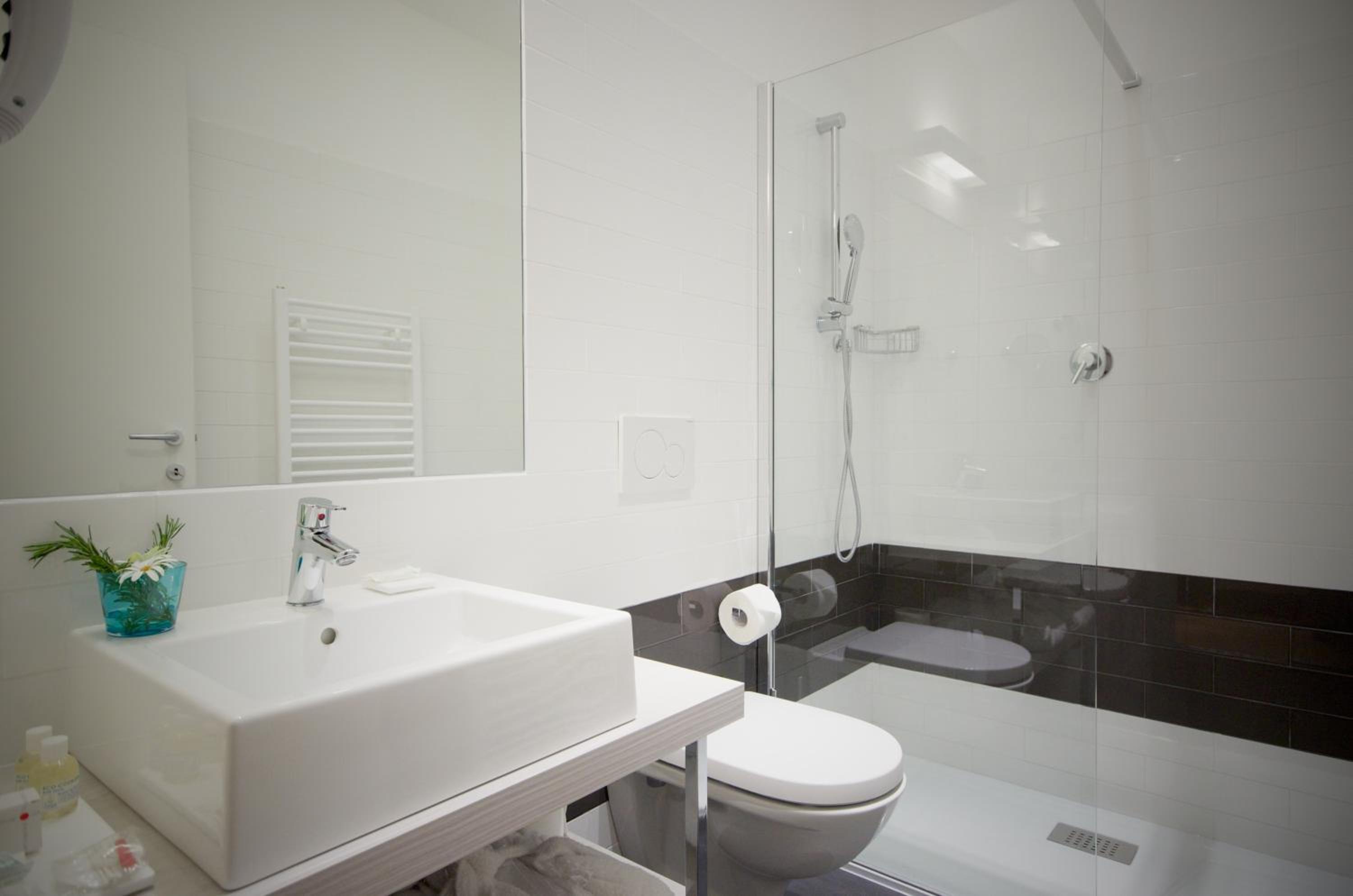 Standard Double/Twin Room - Photo 4