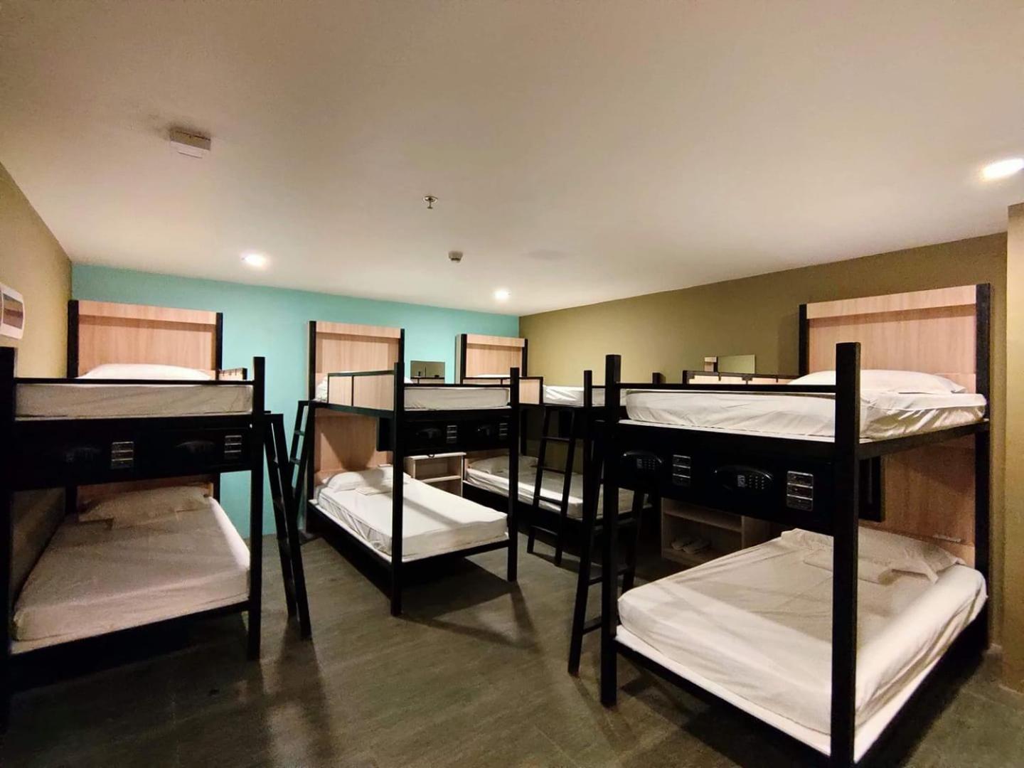 8-Bed Mixed Dormitory Room photo 2