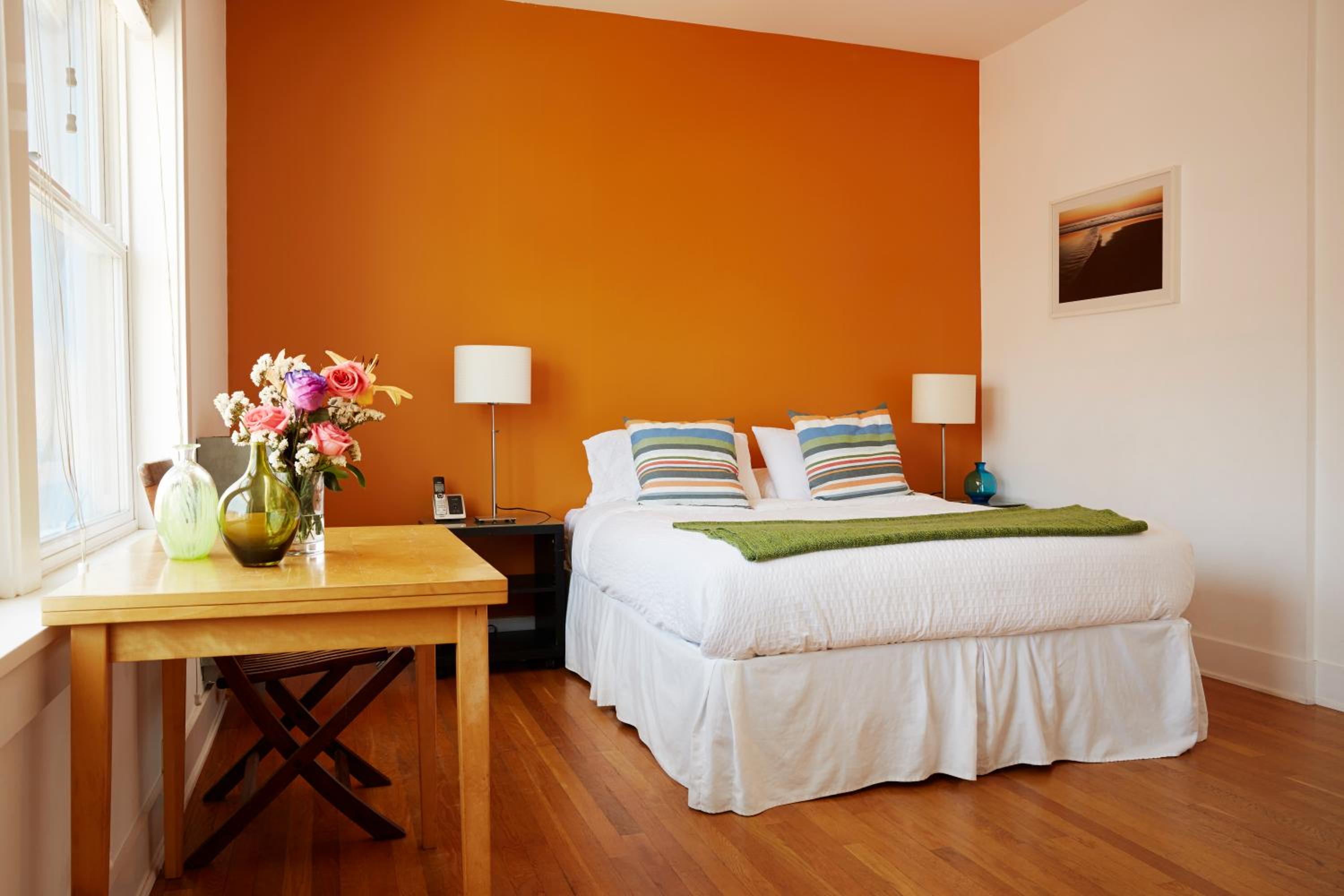 Studio Suite - 1 Queen Bed
