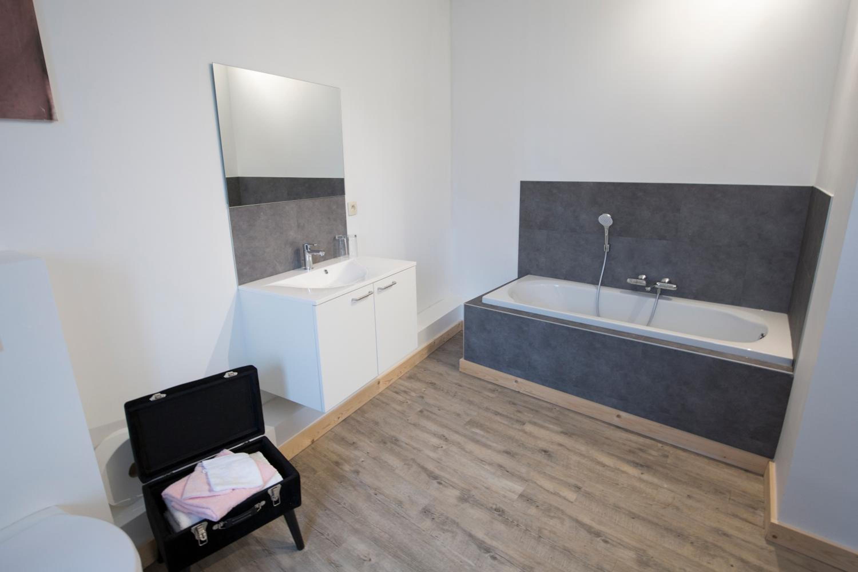 Standard Double Room - Photo 2