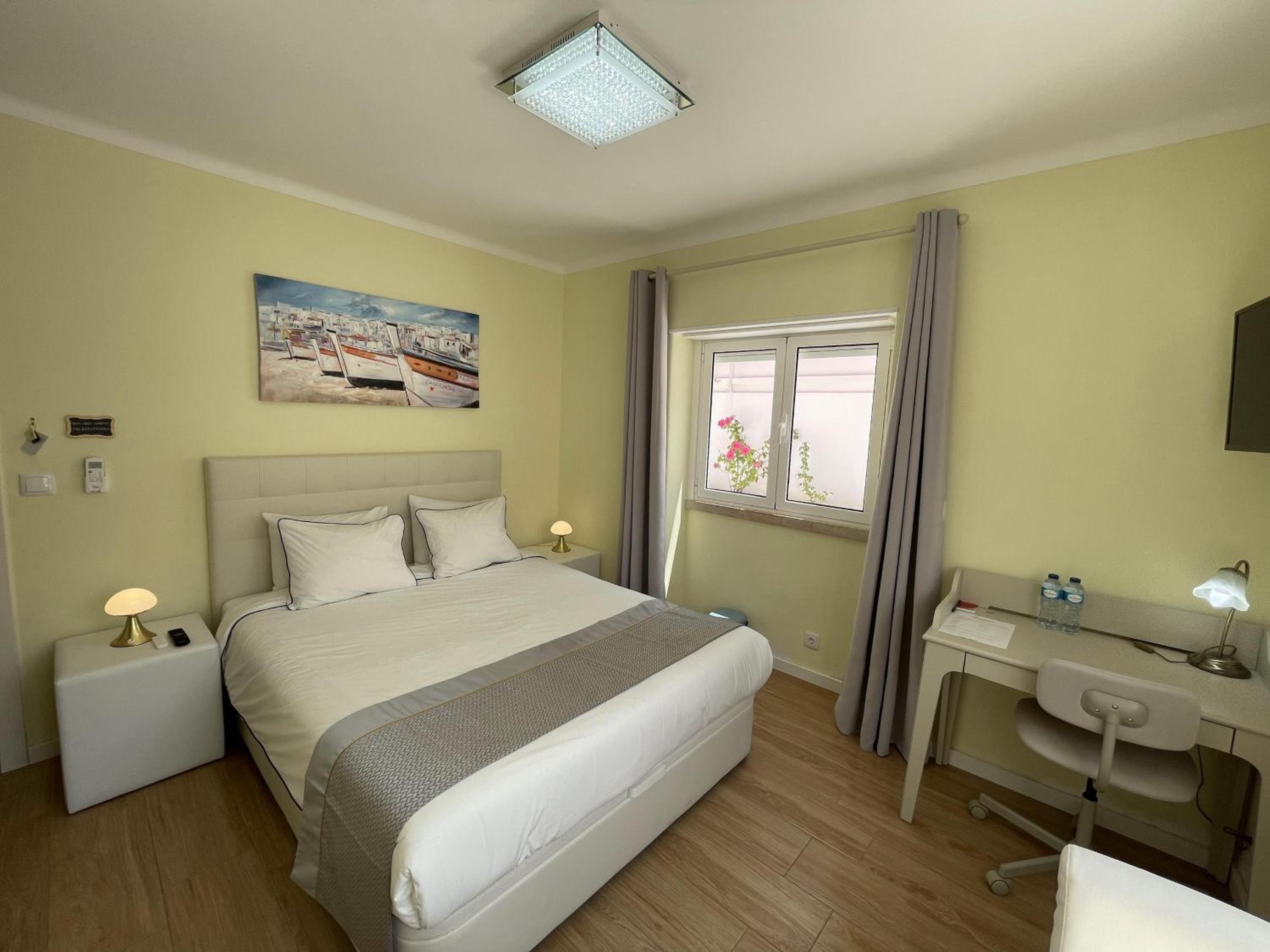 Double Room with Private Bathroom - Photo 6