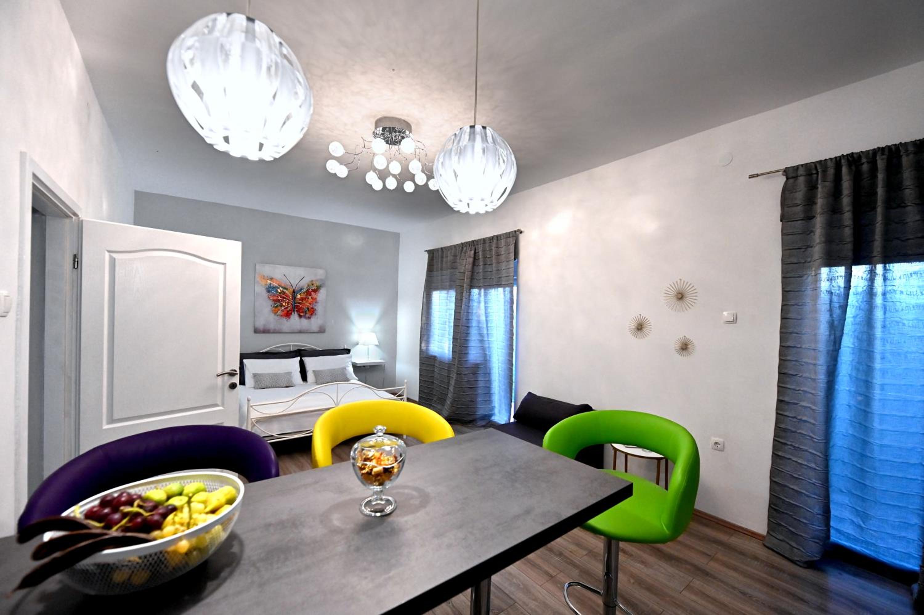 One-Bedroom Apartment - Photo 33