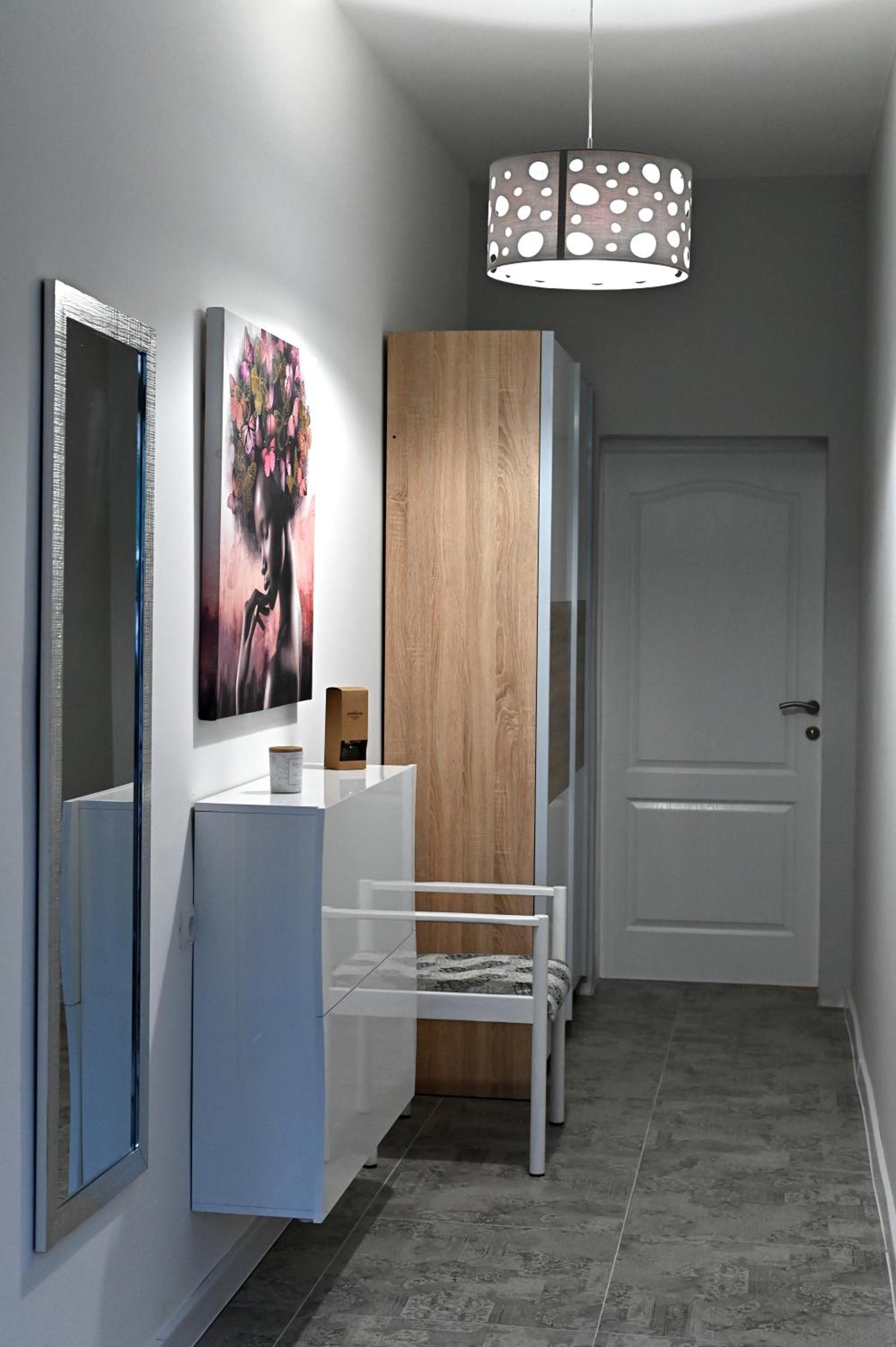 One-Bedroom Apartment - Photo 34
